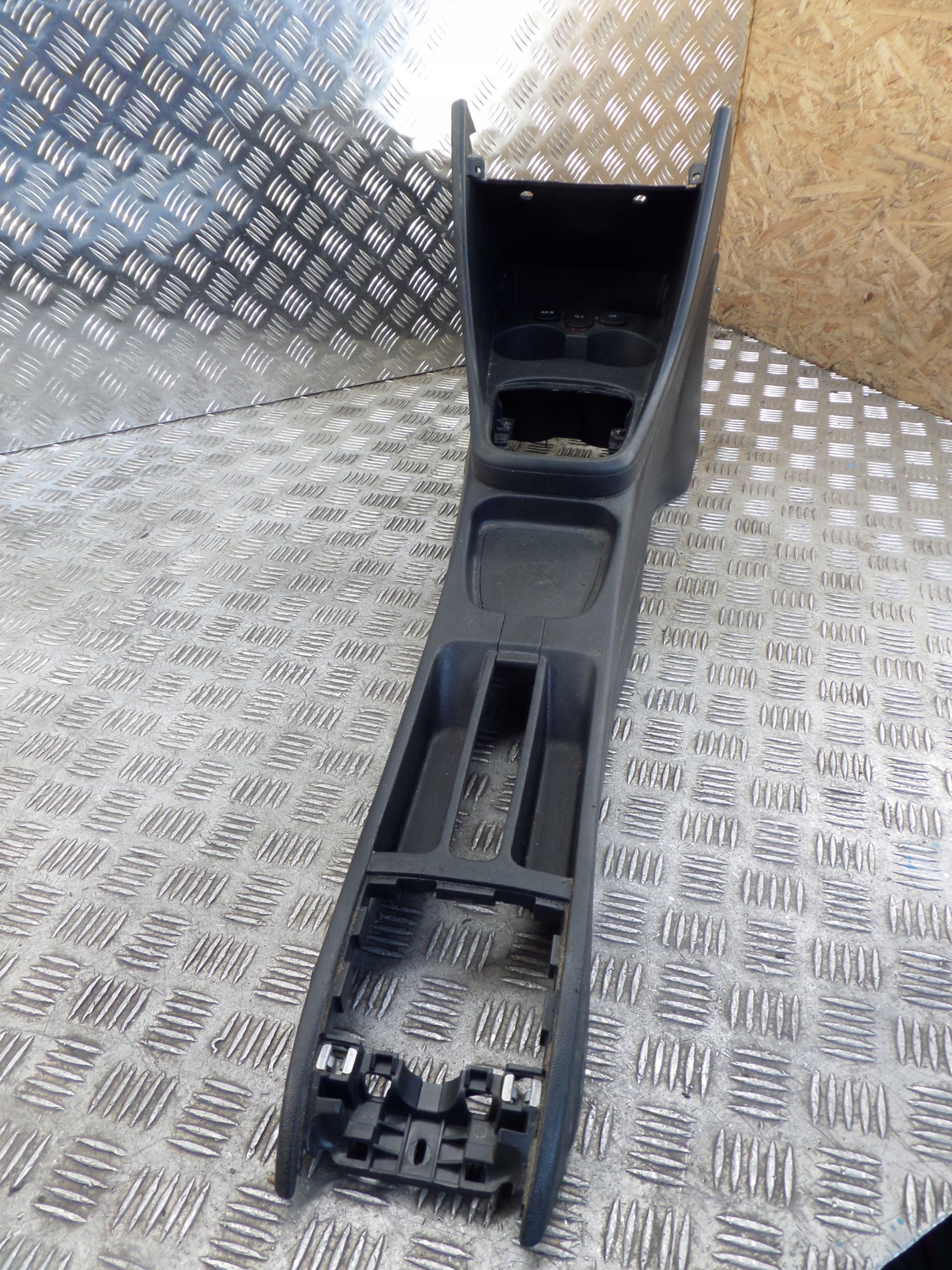 TUNEL mitte Konsole POLO 6R/C 6R0863243F