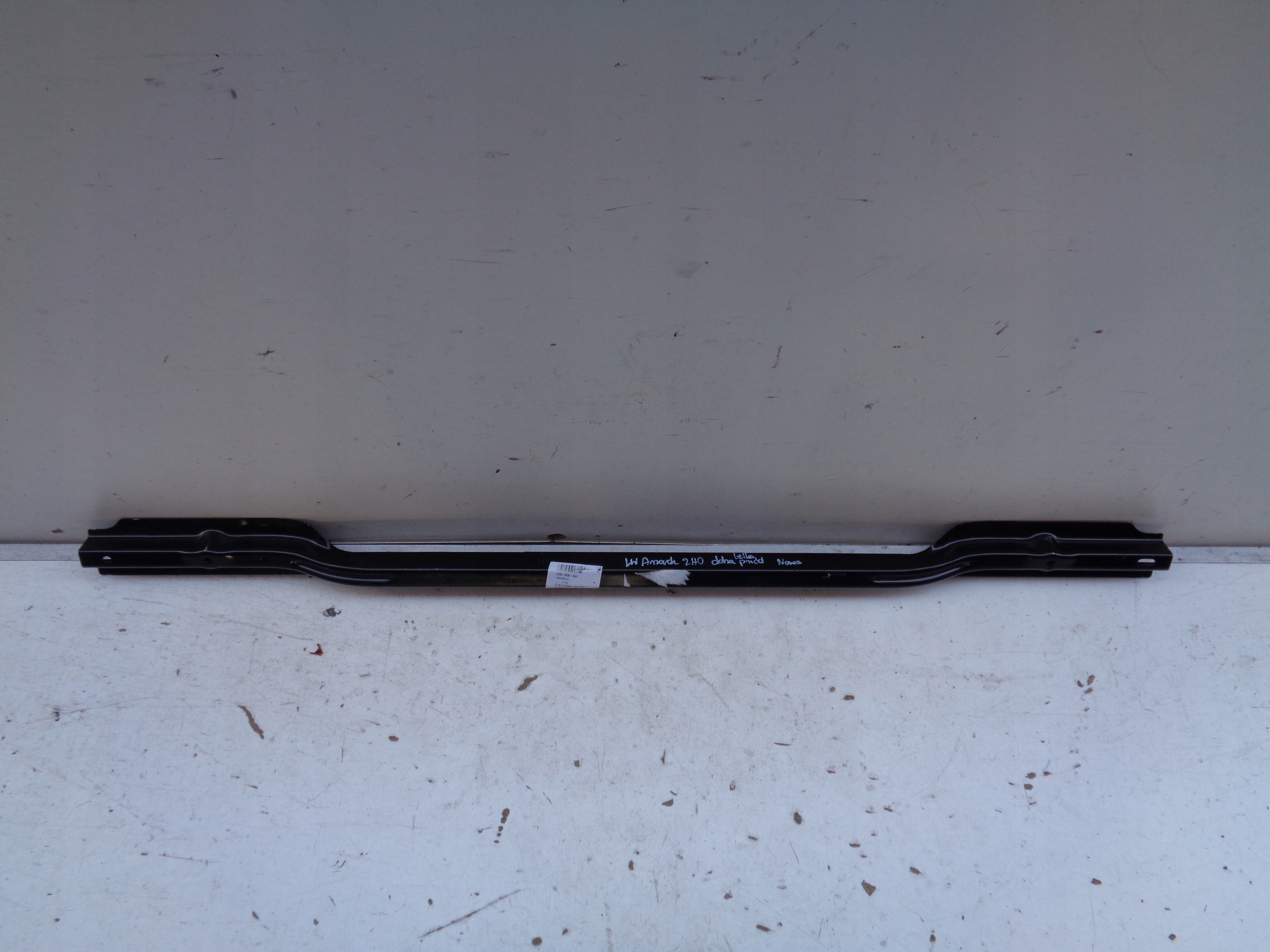 new pillar bumper support front lower VW AMAROK 2H 2H0