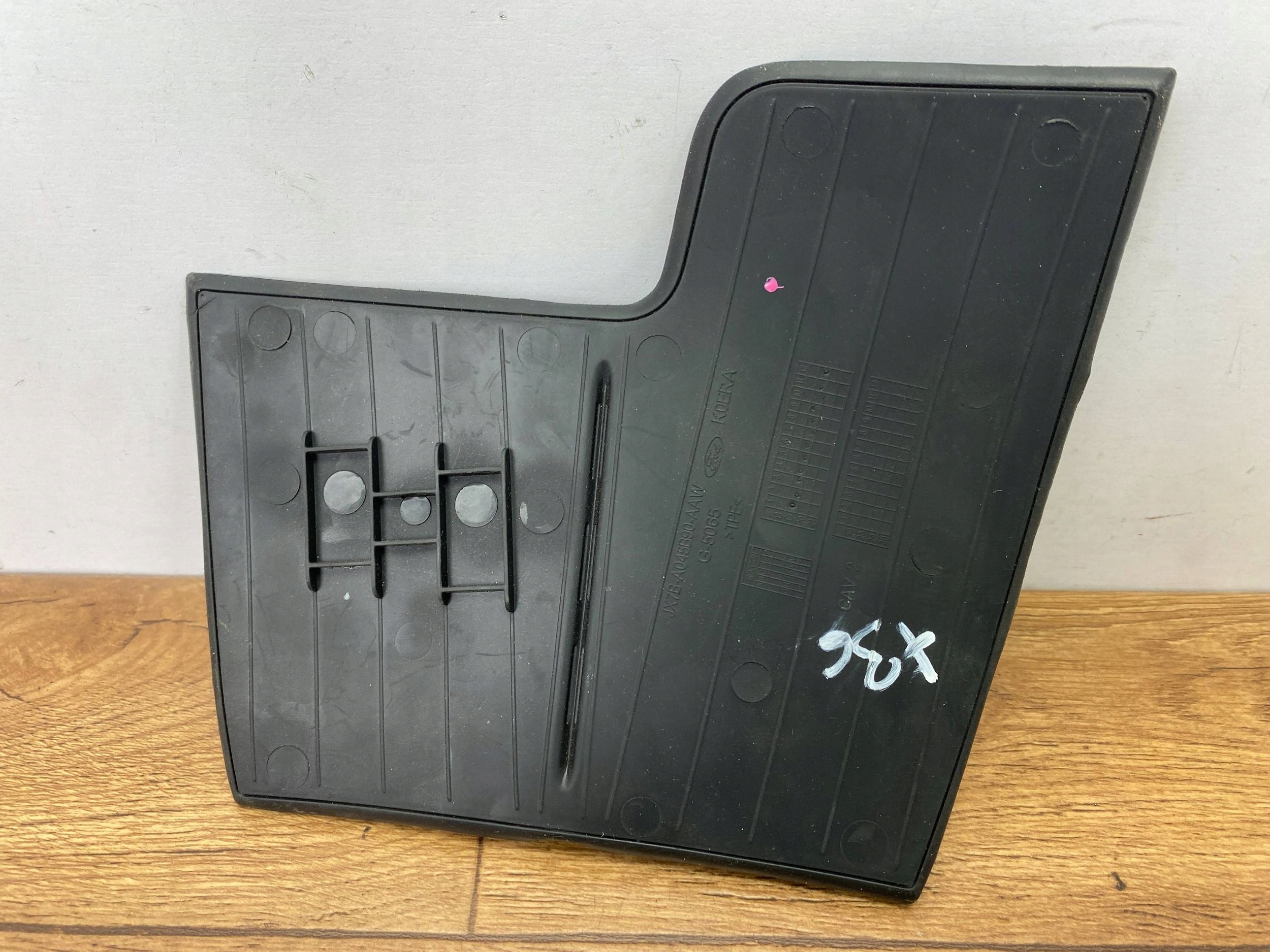 Mata Matte do Handschuhfach Ford Escape IV Kuga MK3 2020+