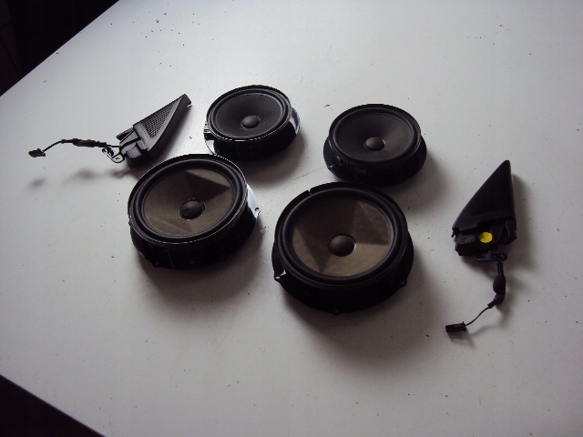 5C5035454D - КОМПЛЕКТ ДИНАМИКОВ VW BEETLE 5C 10-