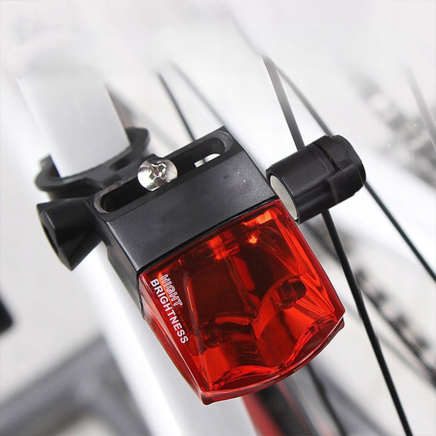 Światło tylne lampka rowerowa MAGNETYCZNE DYNAMO czerwone oświetlenie ECO EAN (GTIN) 5908263347649