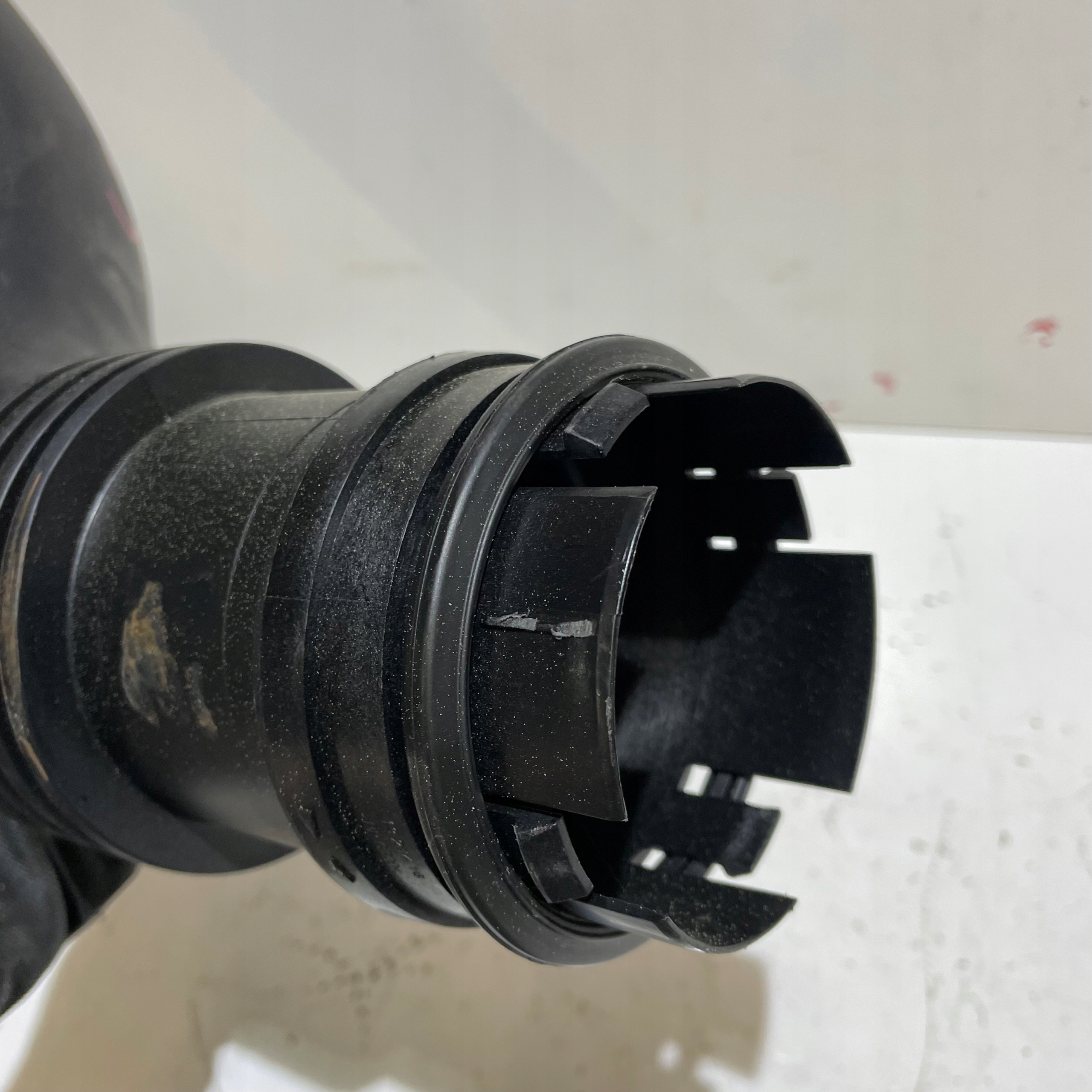 RENAULT TWINGO III Z.E. AIR HOSE 290960251R