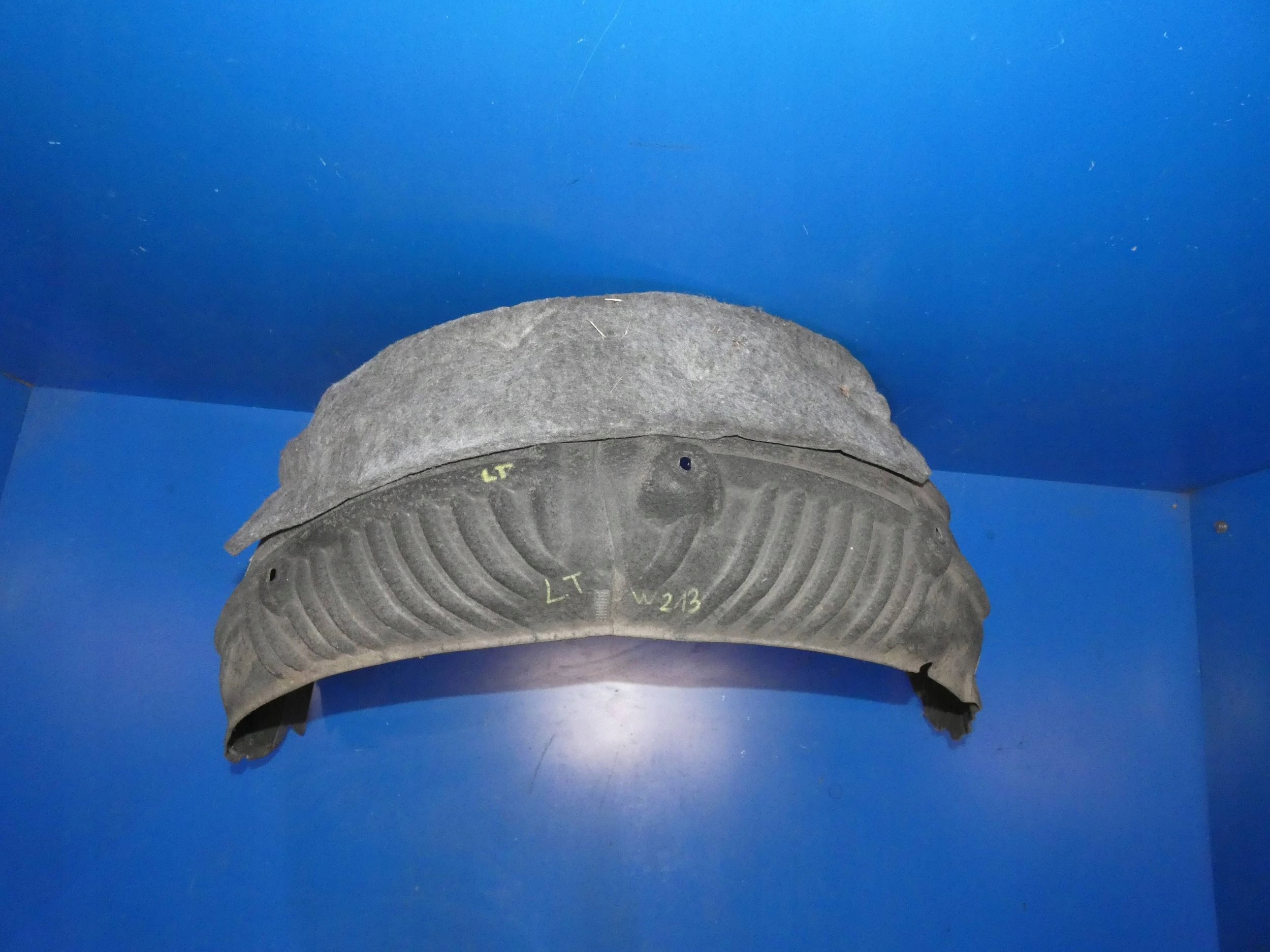 MERCEDES E KLASA W213 sedan mudguard left rear part rear. left