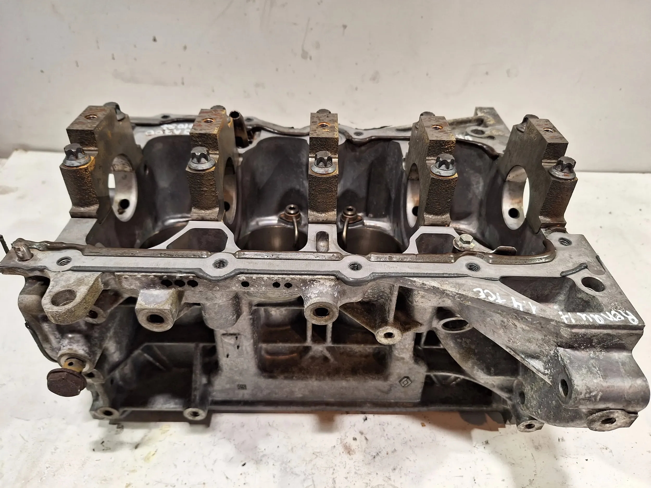 Blok silnika H4JA700 Renault Megane III 1.4 TCE 09- Numer katalogowy części 077144 F2 K4J