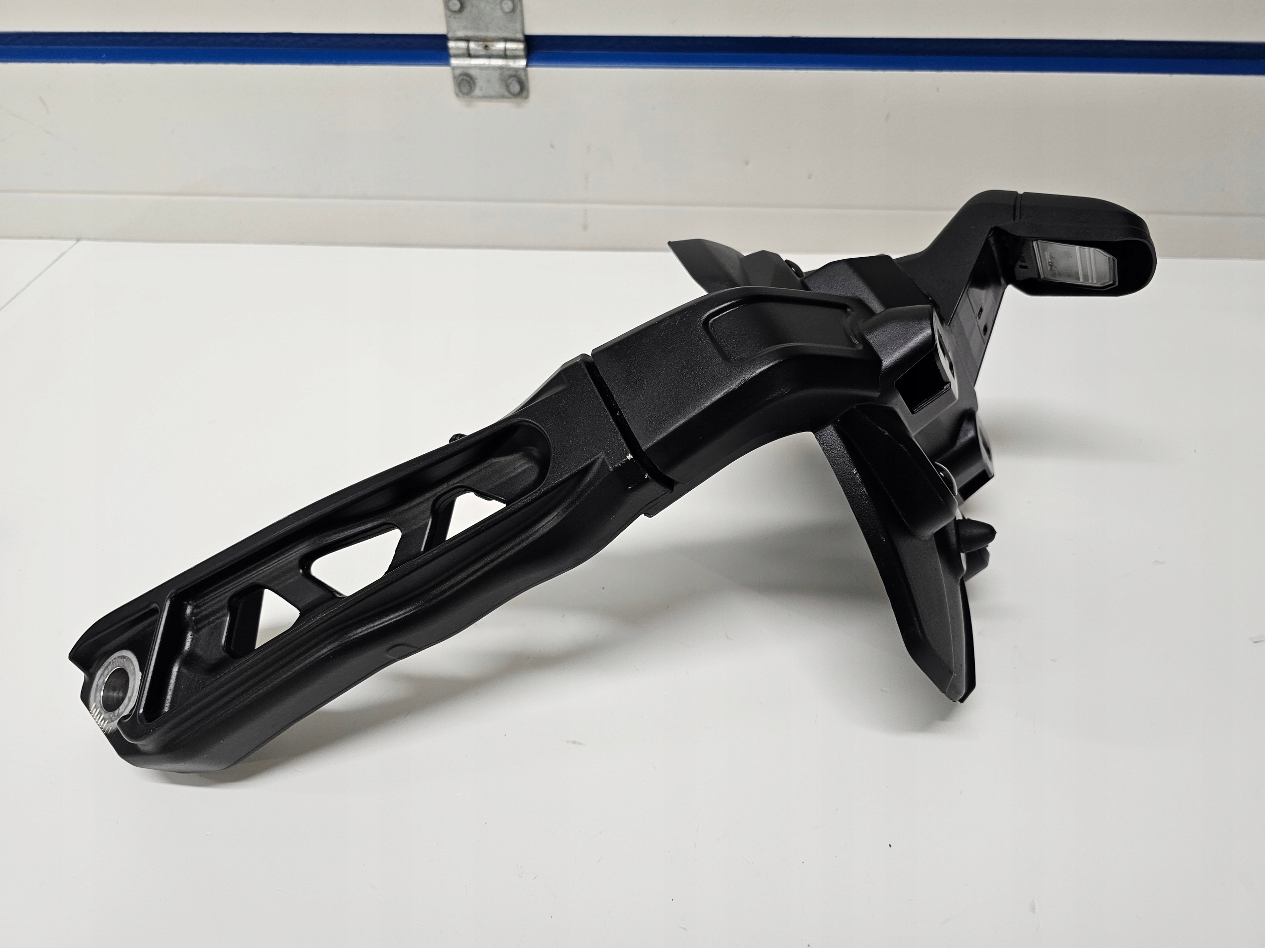 Yamaha MT 09 mocowanie tablicy