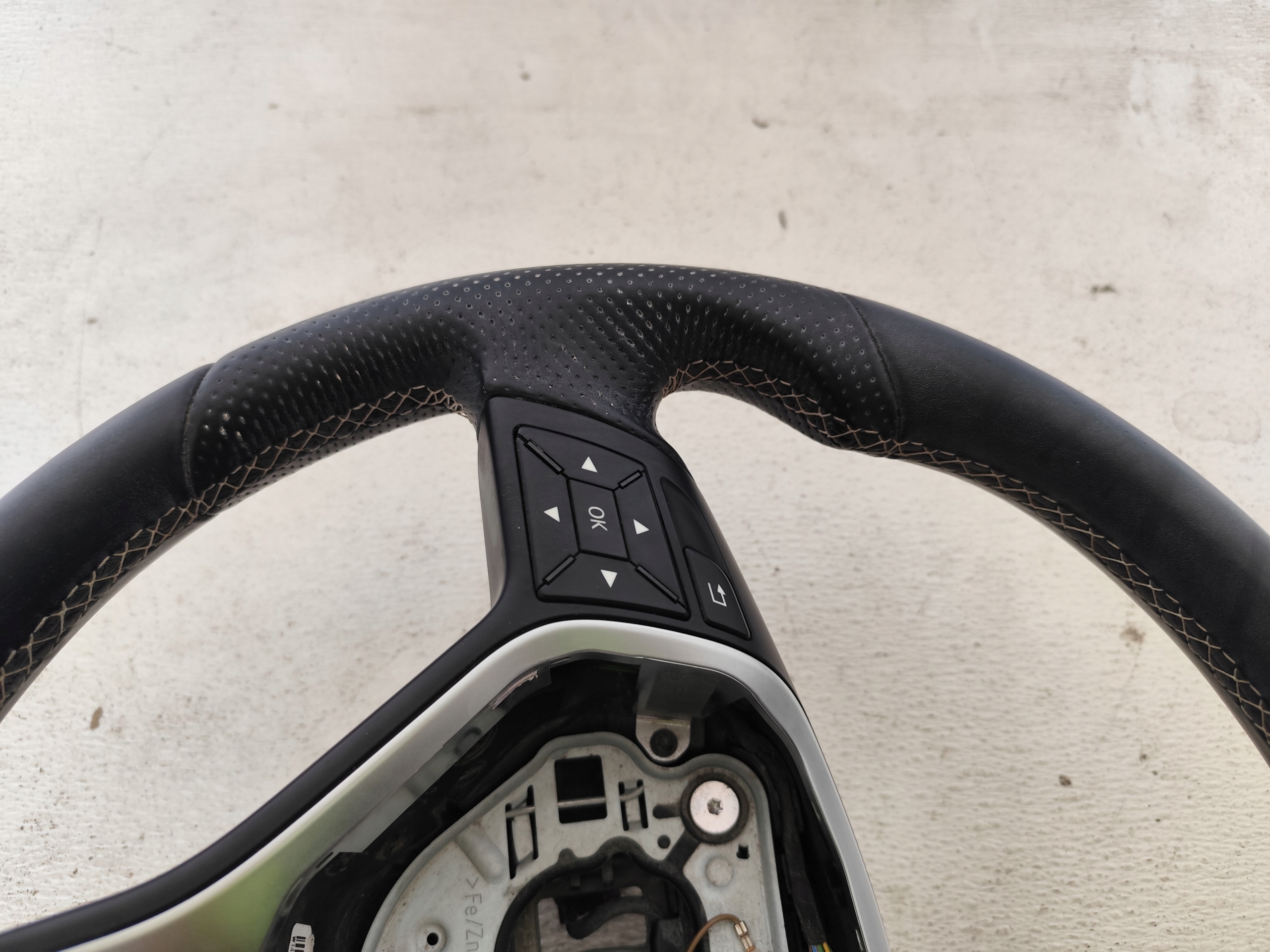 MERCEDES W176 W246 2013 steering wheel, leather MULTIFUNKCJA with shifting