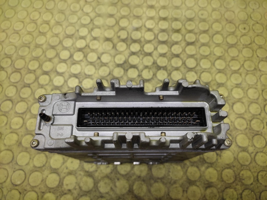 VW PASSAT B5 control unit of the engine 0281001656
