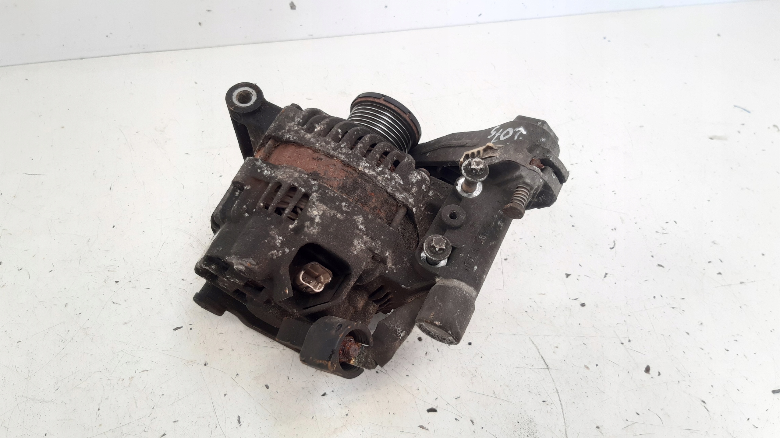 Alternator V757695680 Peugeot 207