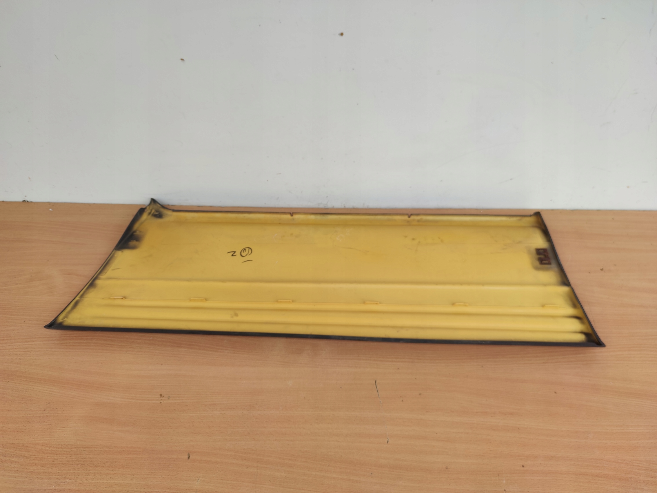 PONTIAC MONTANA left moulding door front cap