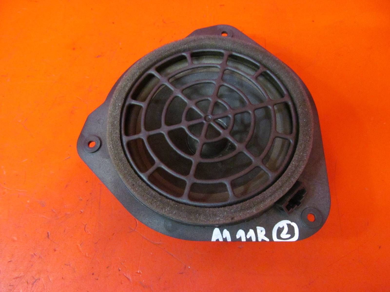 AUDI A1 S1 and 1 8X speaker SREDNIOTONOWY BOSE 8X0035411A