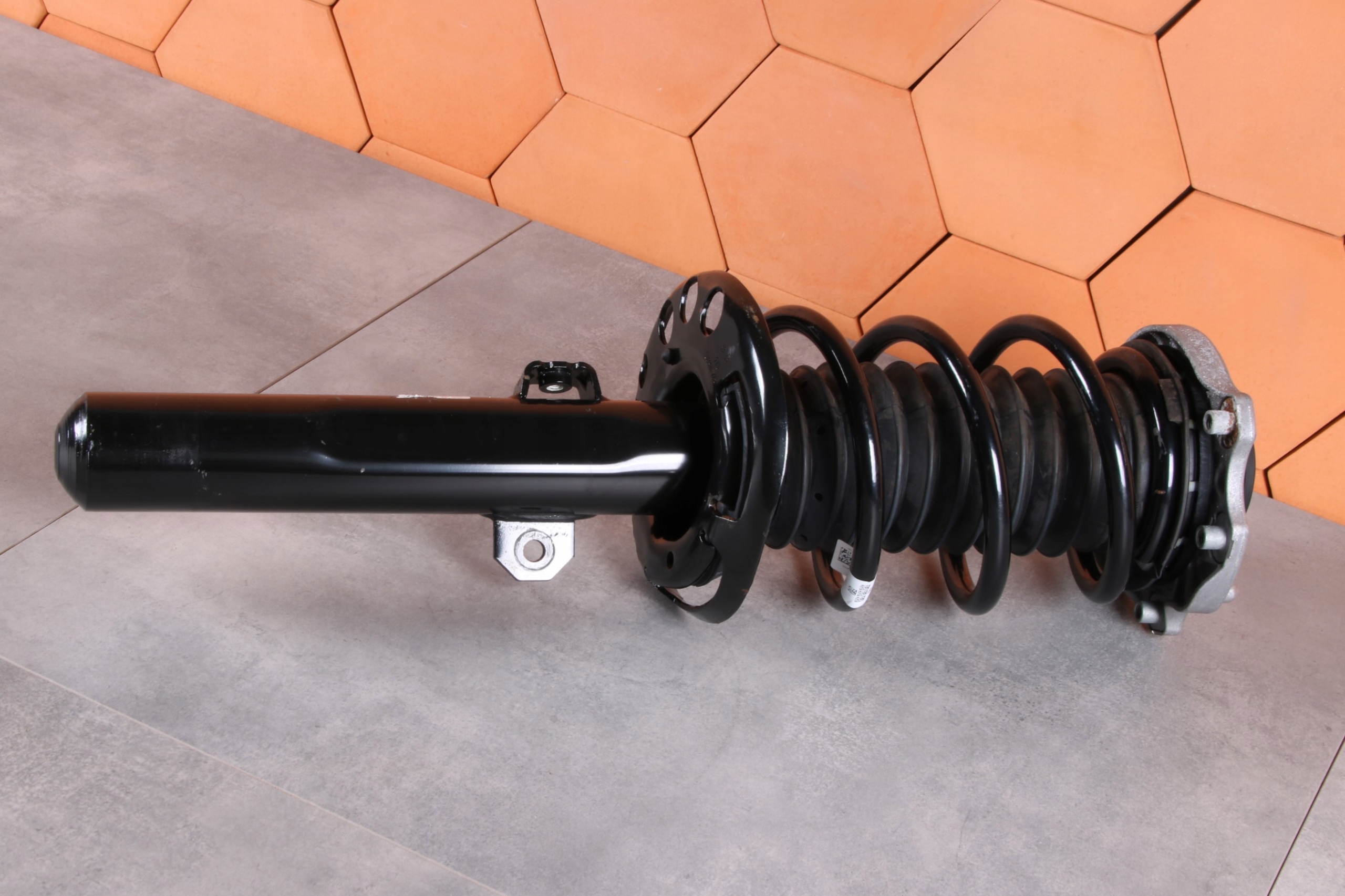 BMW X2 U10 20dX 20iX 28iX shock absorber left front front 5A2FD97 27 km !!!