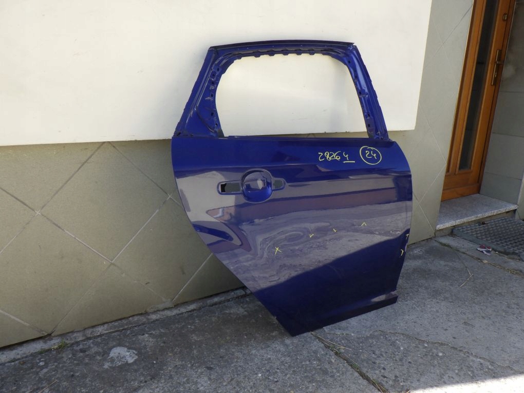 FORD FOCUS MK3 III 3 HB 2011- door right rear.