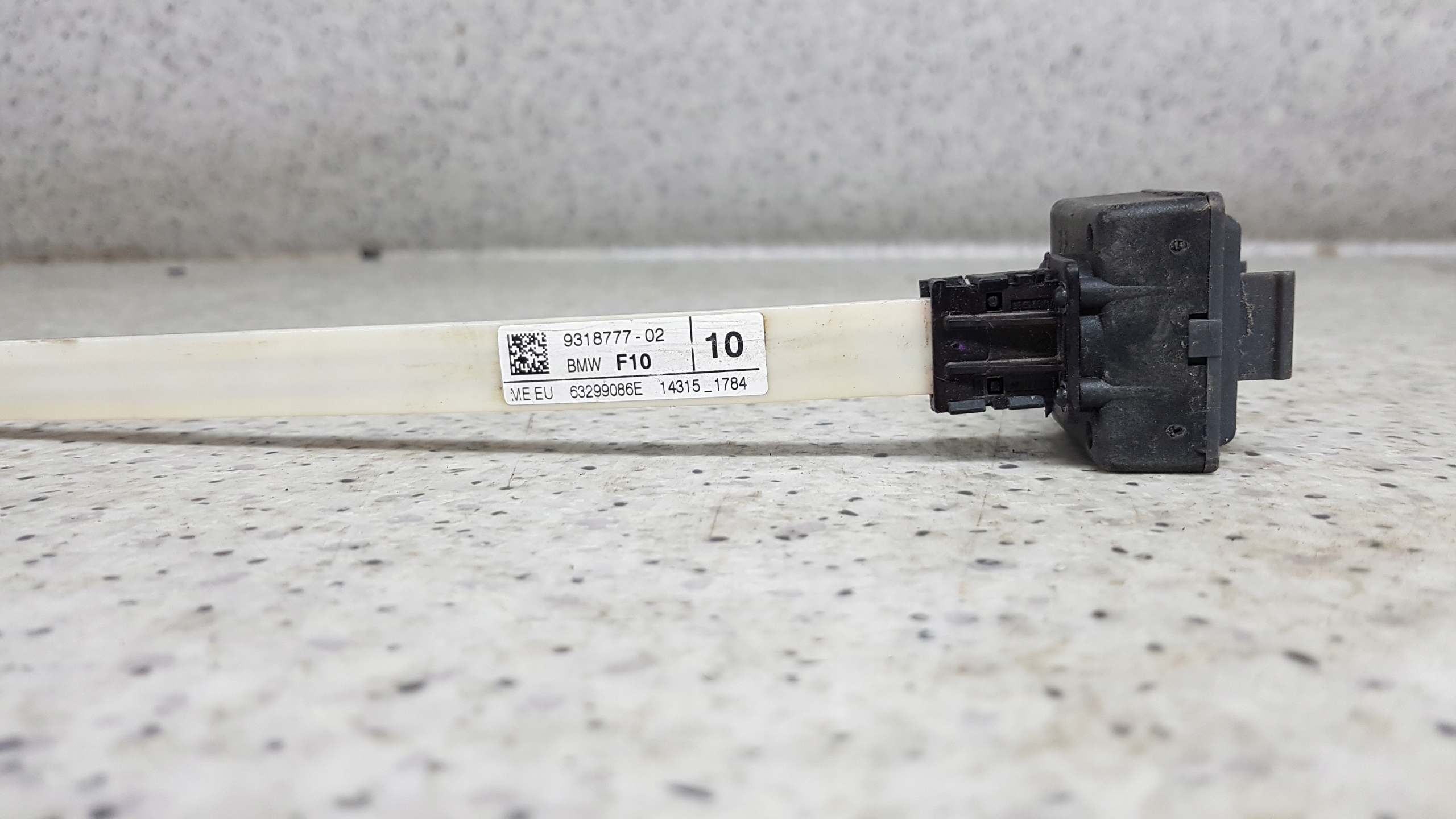 BMW 5 F10 sensor OCHRONY PIESZYCH 2825
