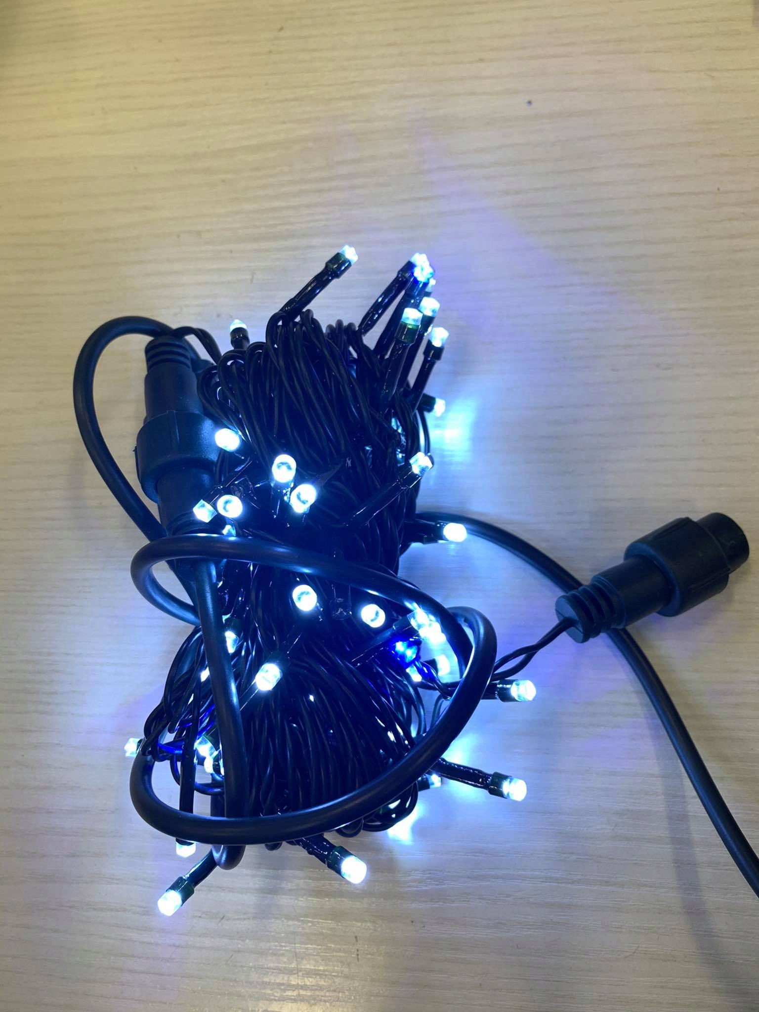 LAMPKI CHOINKOWE BIAŁE ZIMNE 100 LED FLASH 9,15 M Kod producenta 11