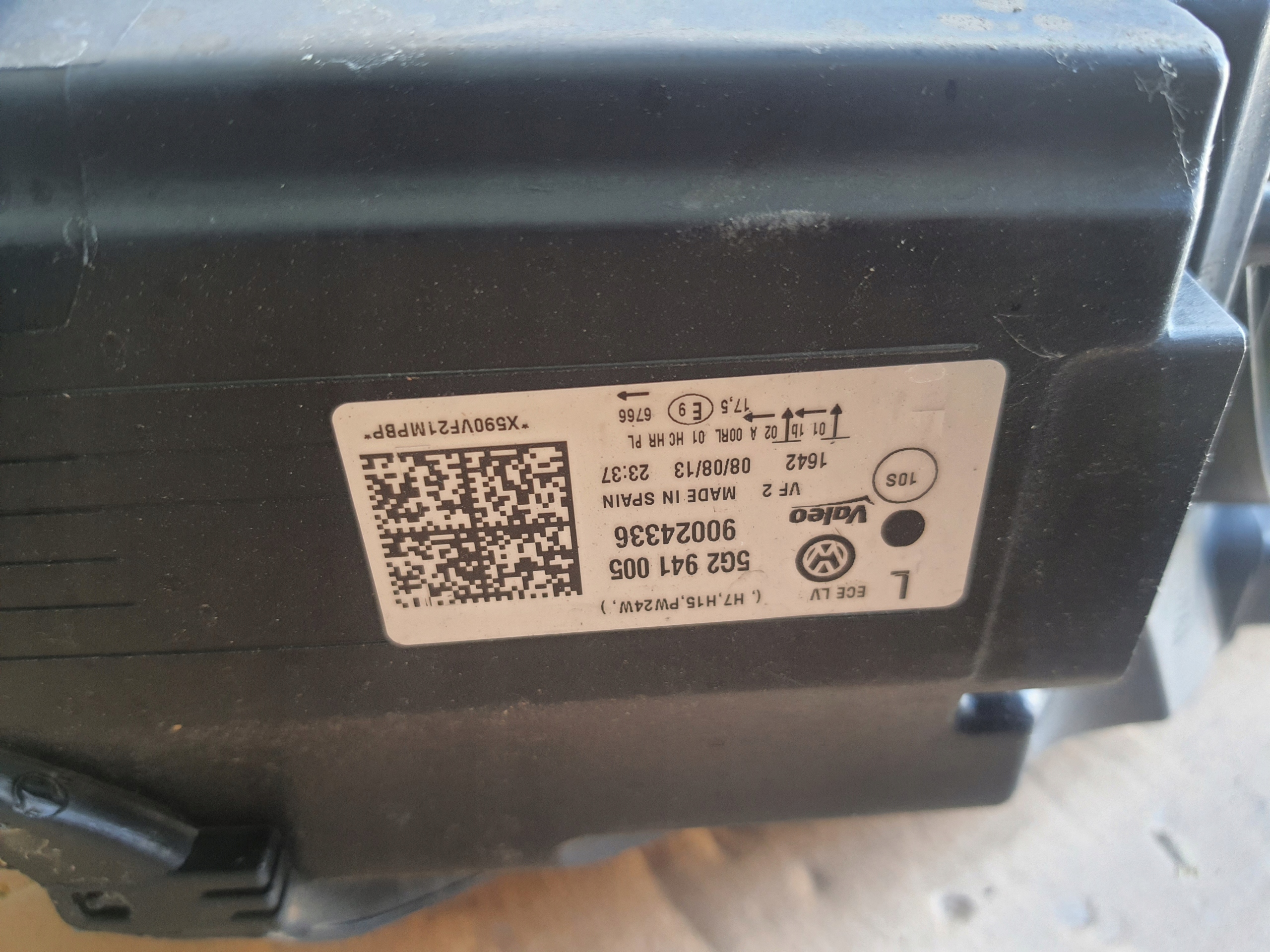 VOLKSWAGEN GOLF VII 12-16 far desna UK