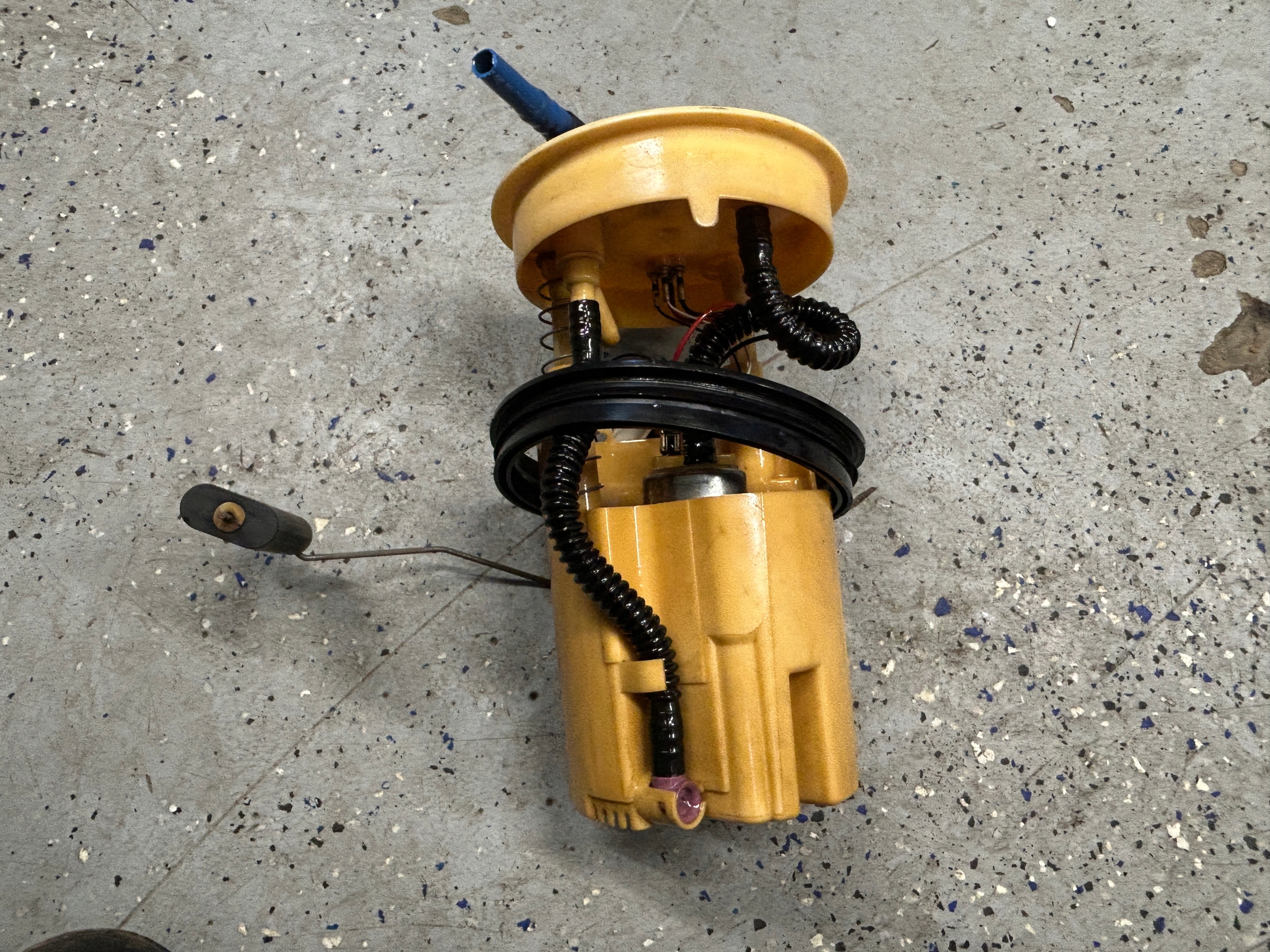 MINI R56 1,6 D 2,0 D feed pump 7233996