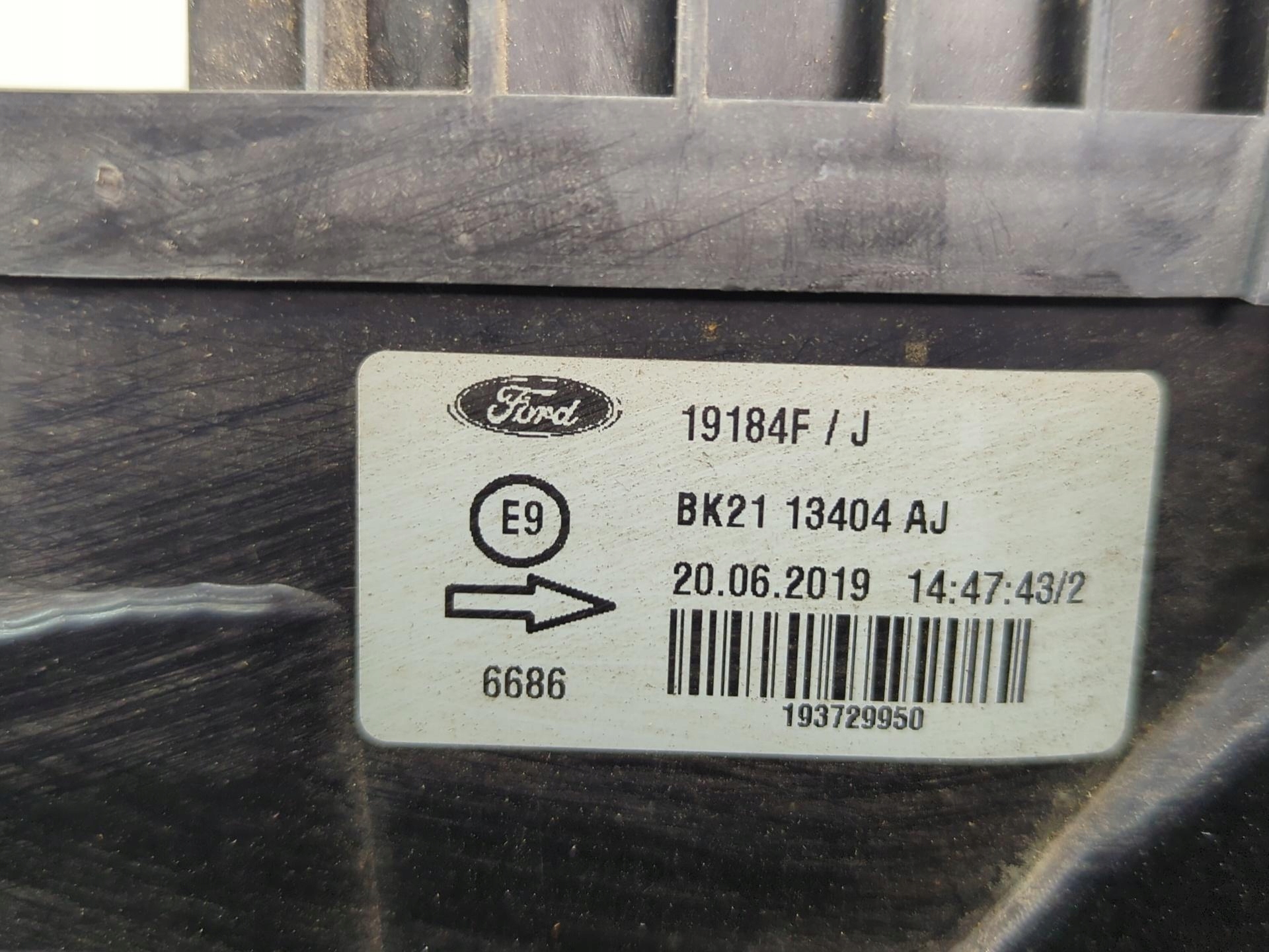 фонарь правый FORD TRANSIT BK21-13404-AJ BK21-13N004-AC