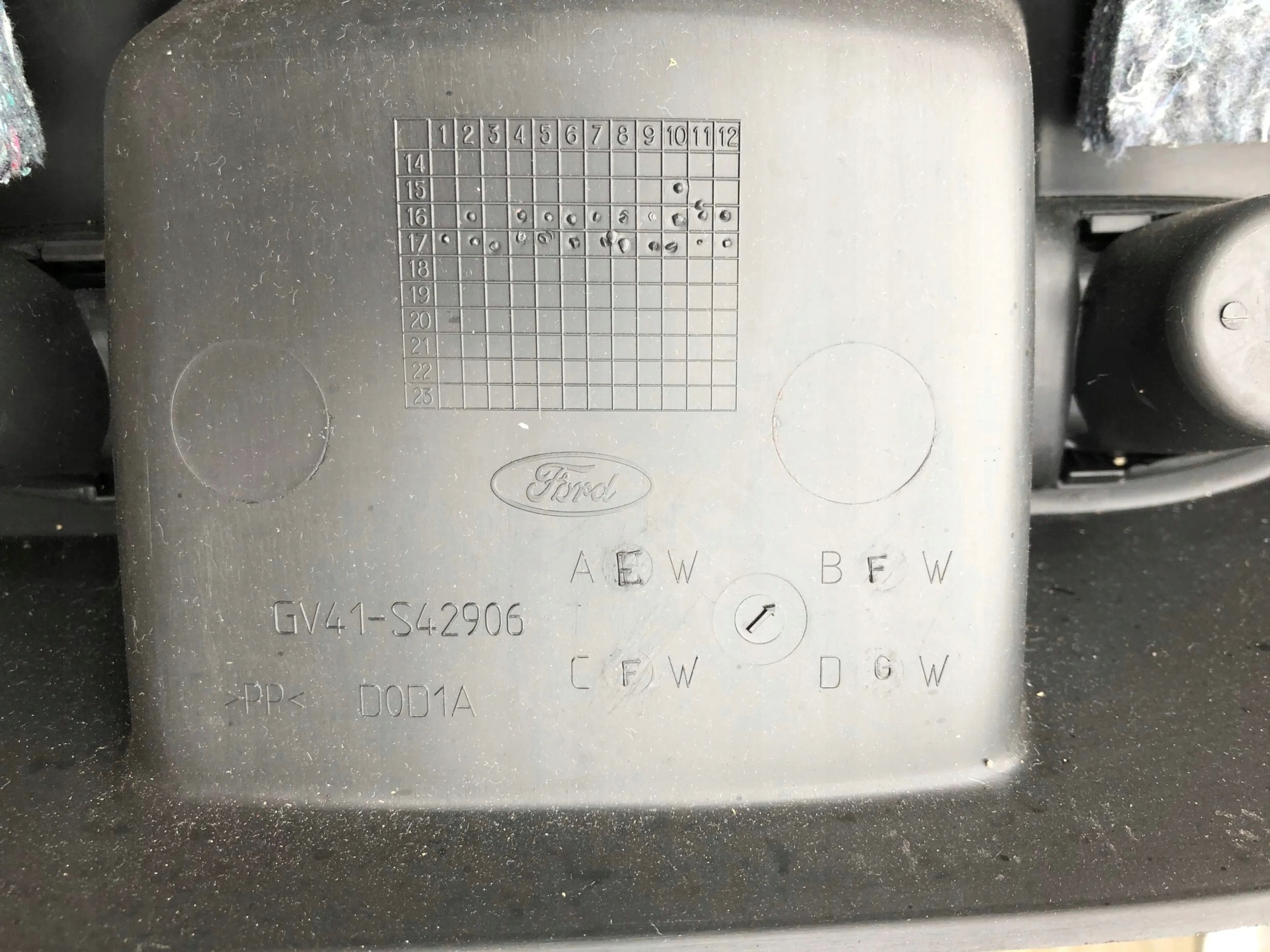 KUGA MK2 LIFT cap cover bonnet rear part electrical
