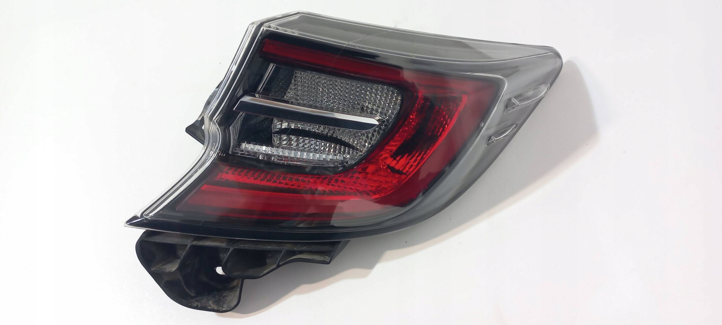 Toyota Corolla E21 Hatchback light rear right V350010R (R341)