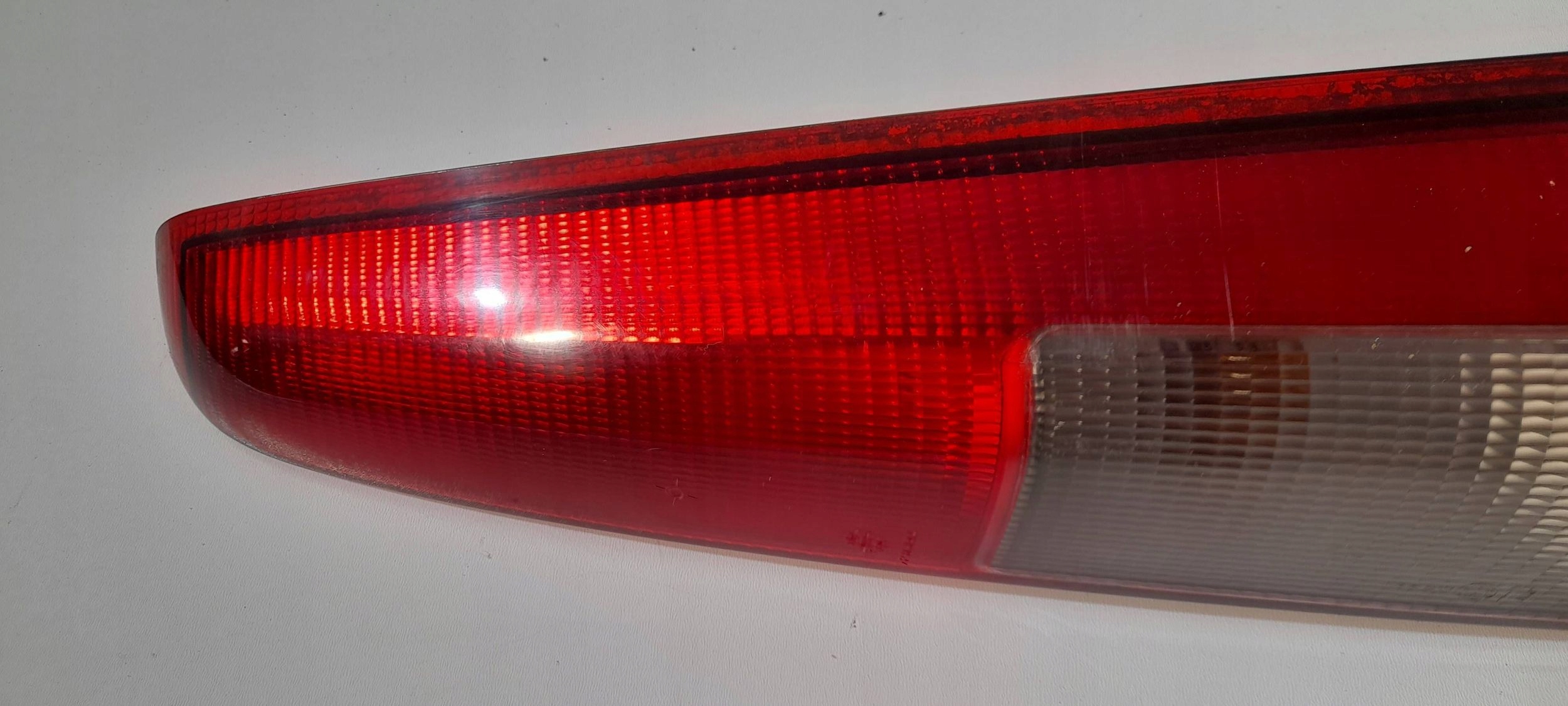 Volvo V70 light rear right 9157800 (R452)