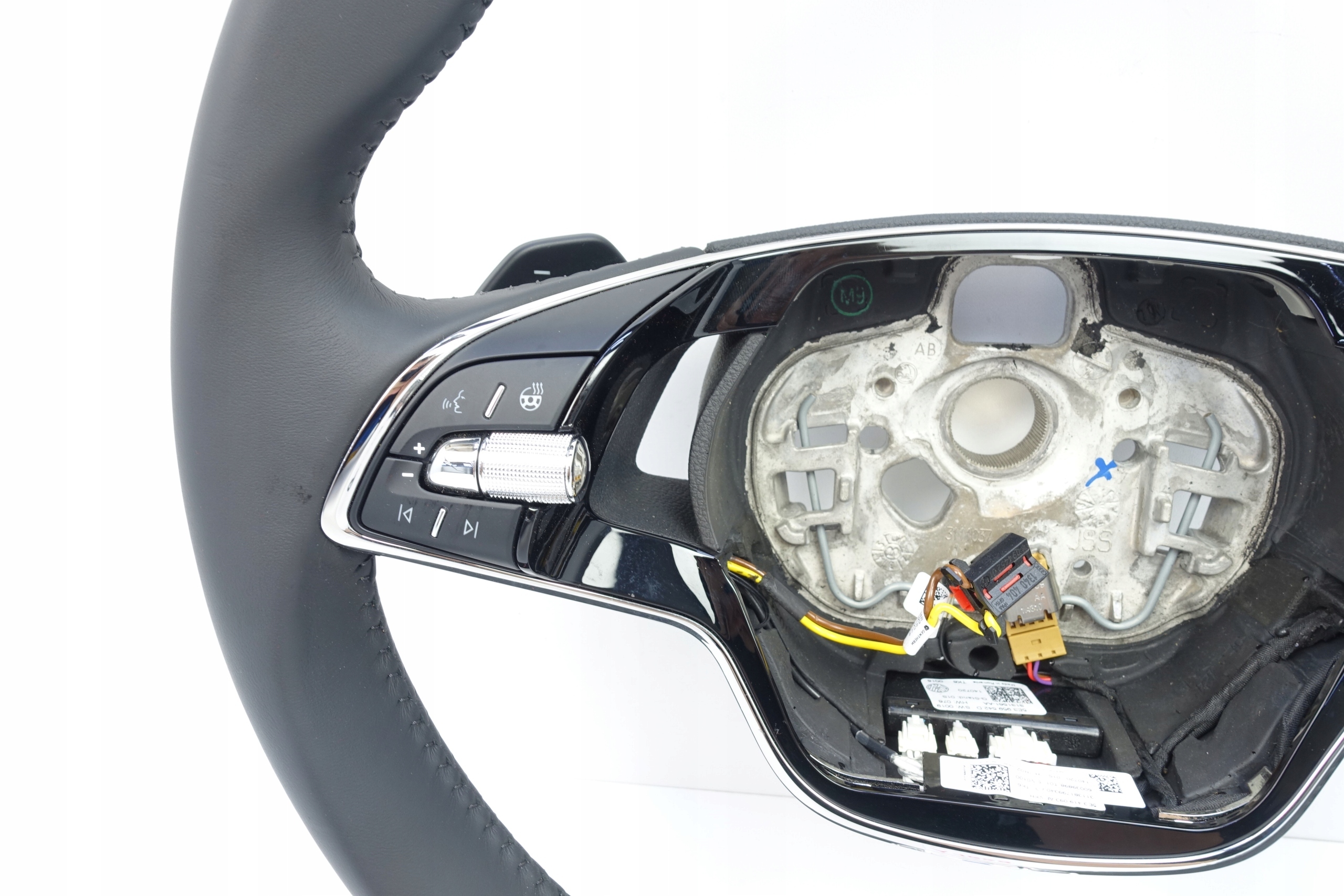 steering wheel, SKODA OCTAVIA IV with shifting 5E3