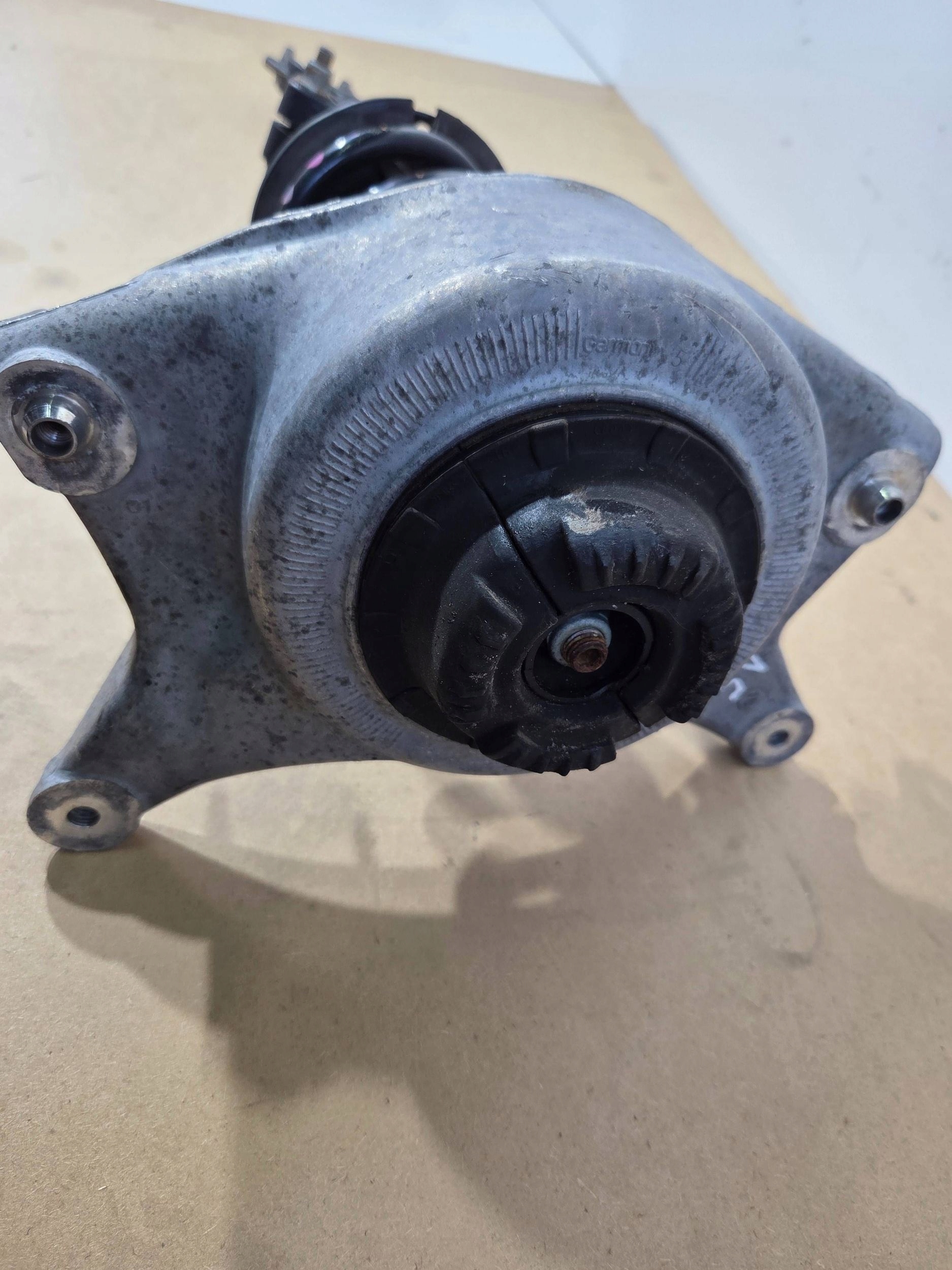 Audi A4 S4 B8 A5 shock absorber front right 8K0413L (245)