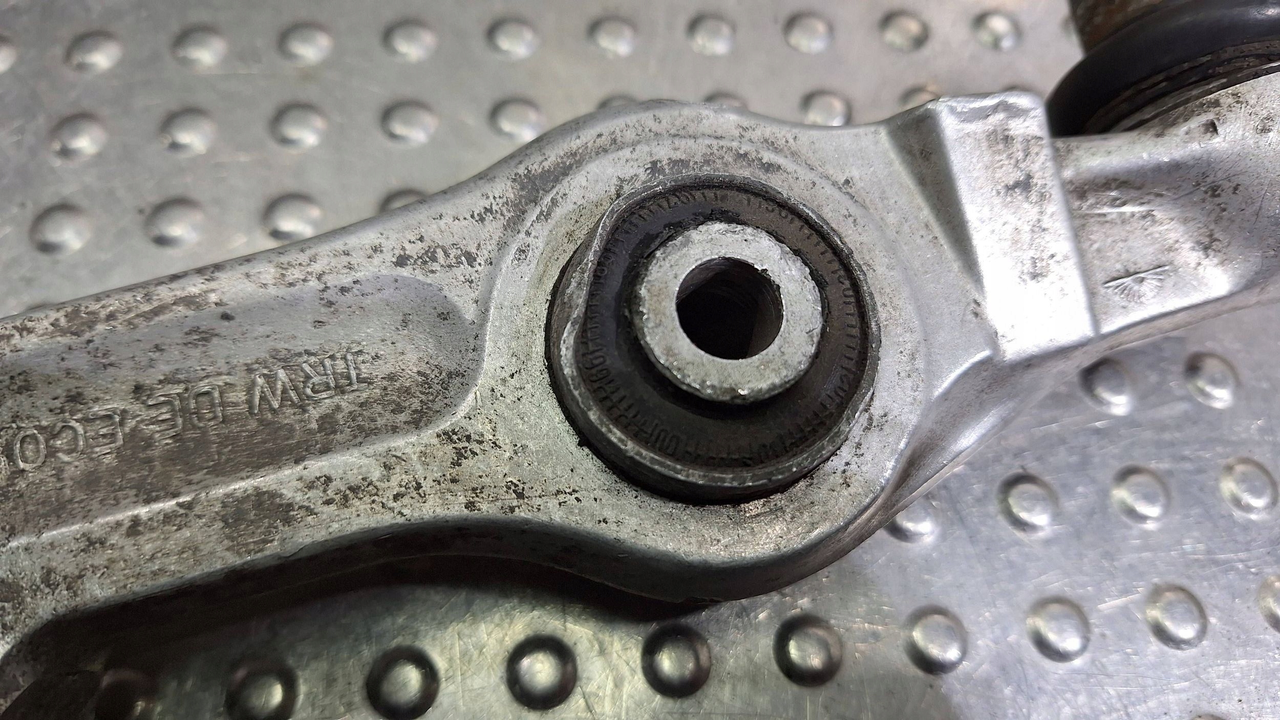 arm right front lower PROSTY AUDI A4 B5 A6 C5 A8 D2 PASSAT B5 SUPERB and