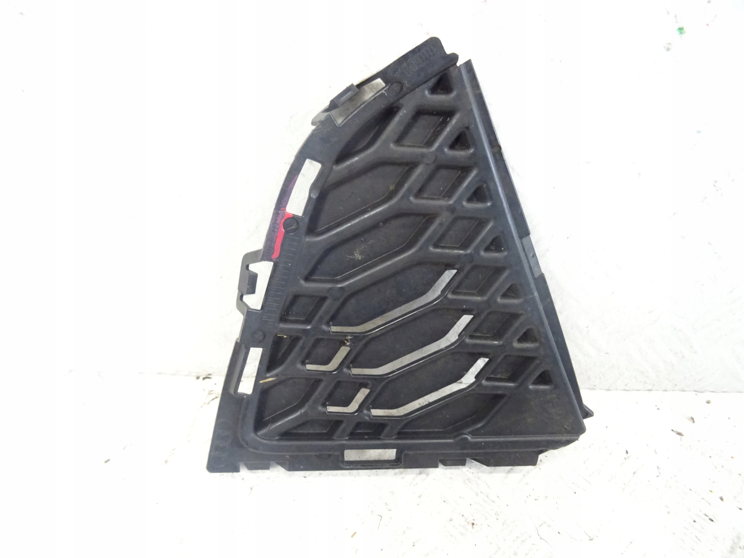 grid of a bumper right front AUDI Q2 S-LINE 81A807152C