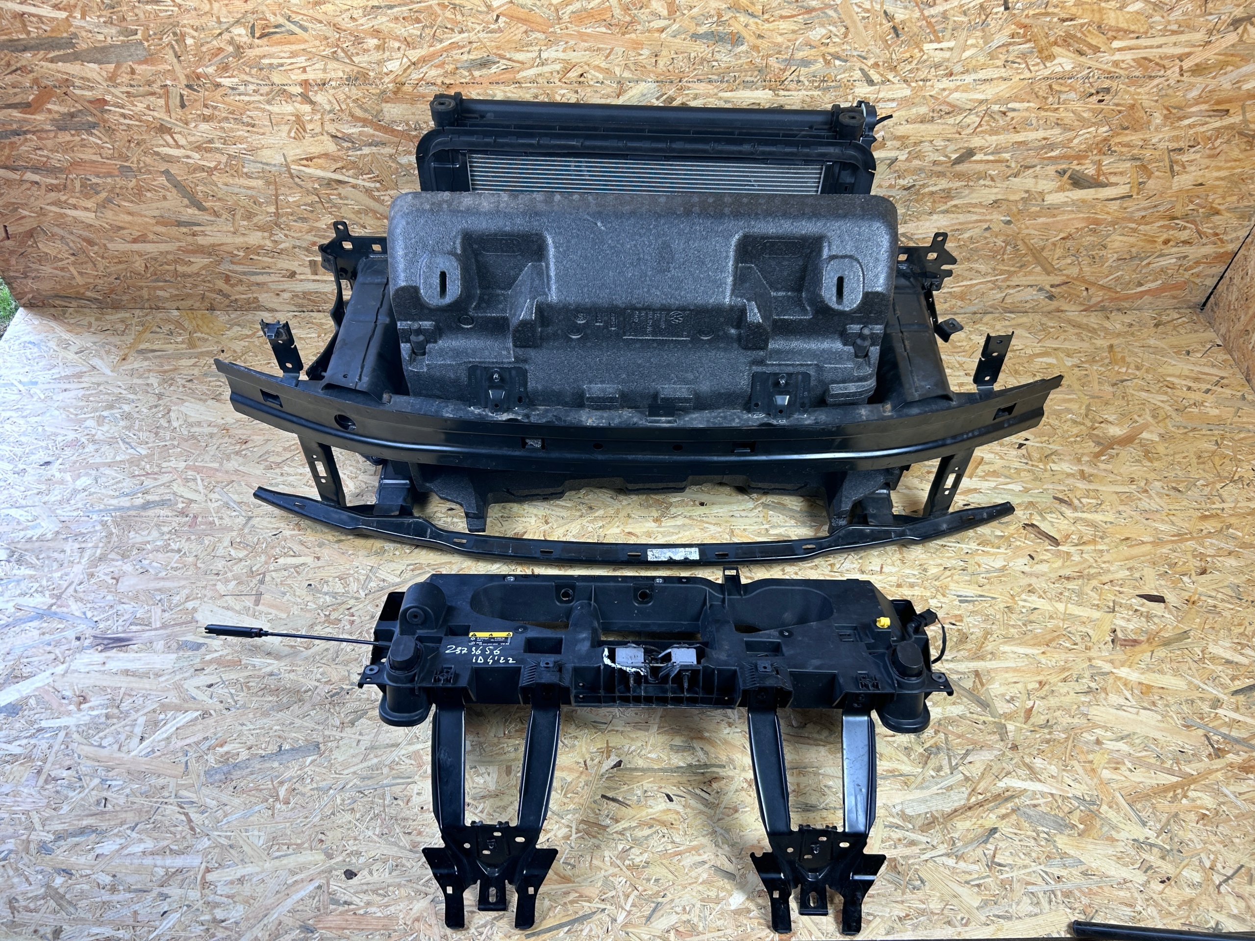 PAS PRZEDNI WZMOCNIENIE BELKA CHŁODNICE VW ID.4 ID4 ELEKTRYK 2020-