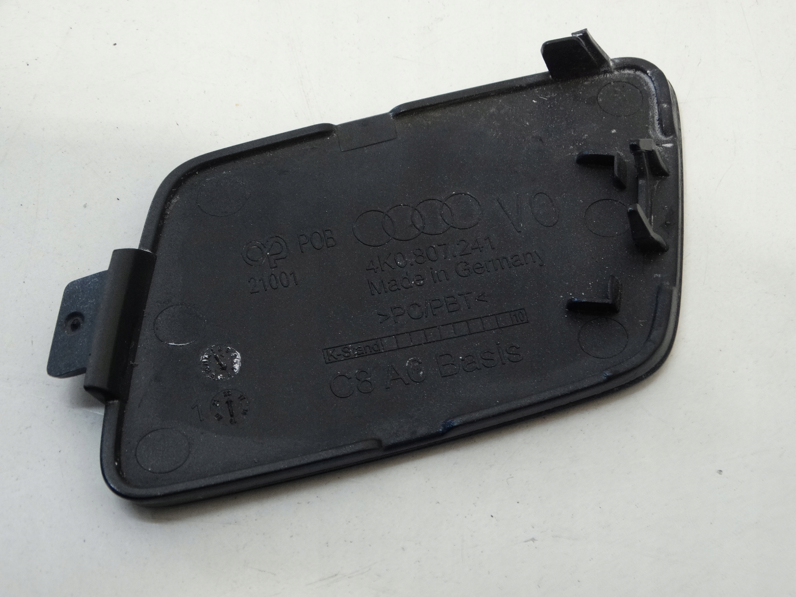 Abschleppöse der Stoßstange vorne AUDI A6 C8 4K0807241 18-25R.