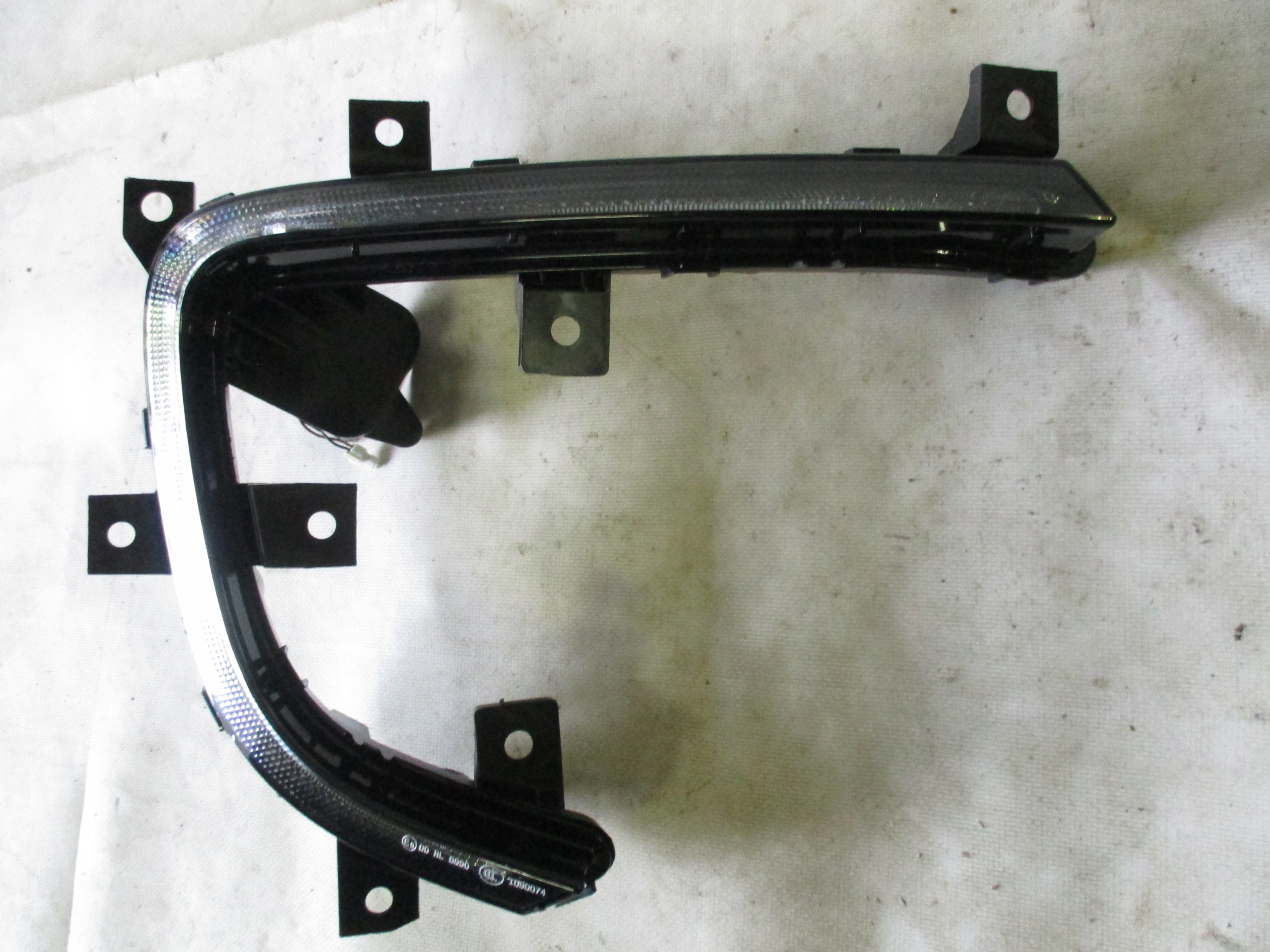 передняя vw e -UP правый 13-16r 77301R