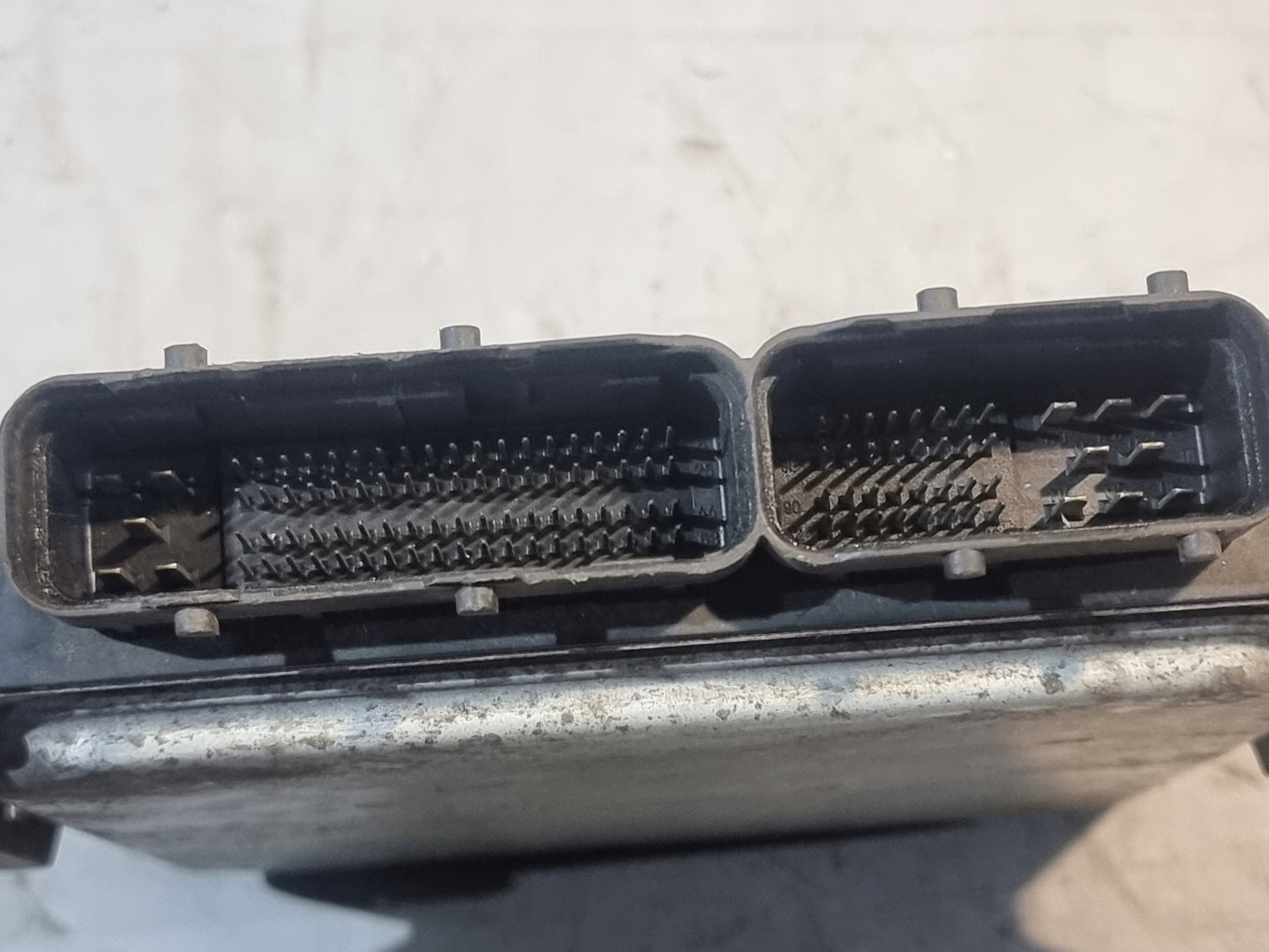 control unit computer of the engine OE 24451764 OPEL SIGNUM 3.0 CDTI 03r