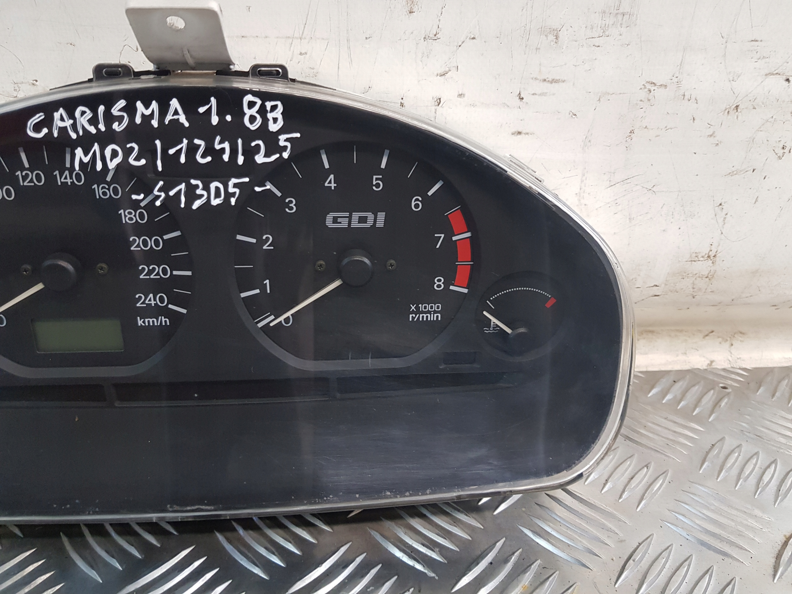 dials MITSUBISHI CARISMA 1.8GDI 01R- EUROPA