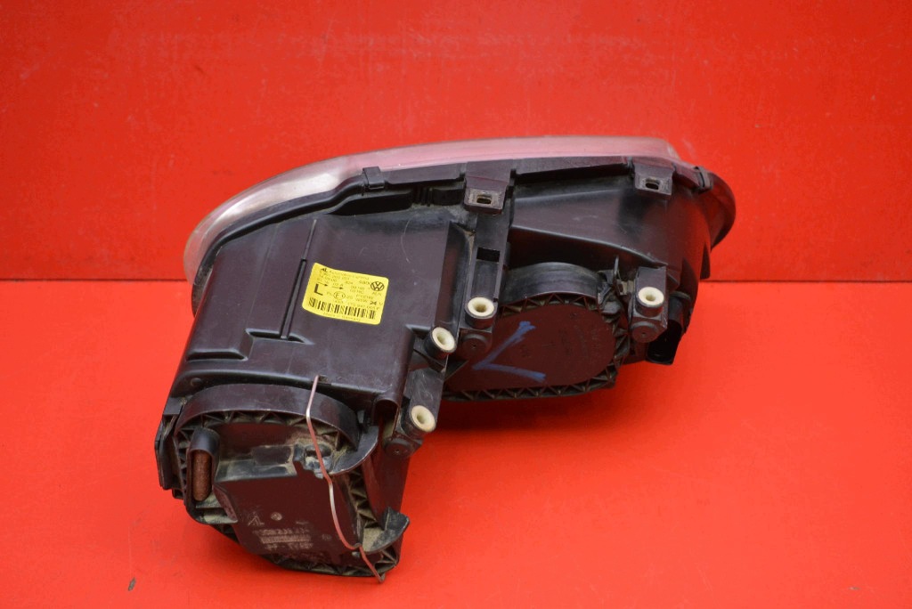 REFLEKTOR left light front EU 1T0941005F VW TOURAN 1 and 03-06