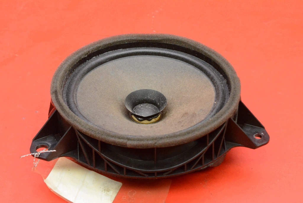 speaker left rear part 86160-02B80 TOYOTA COROLLA E21 LIFT 17-24