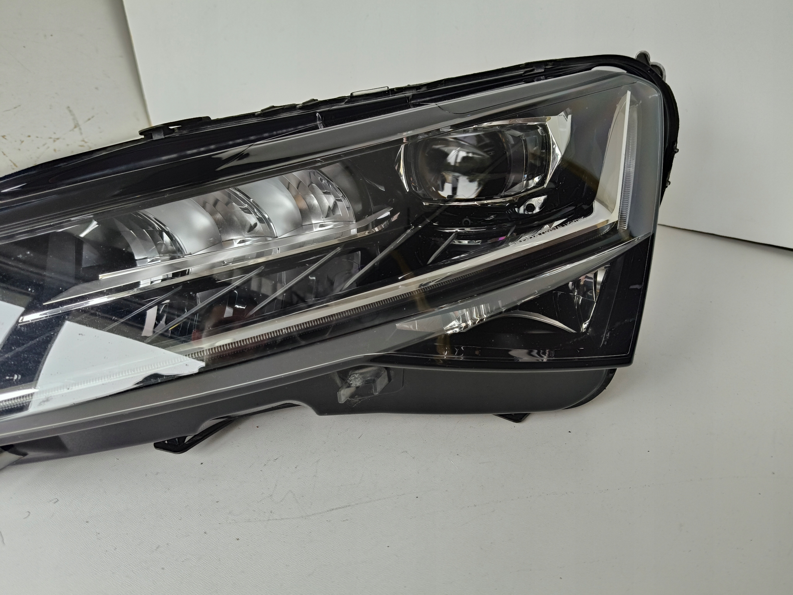 light left REFLEKTOR SKODA SUPERB III 3 3V 3V0 19- LIFT FULL LED