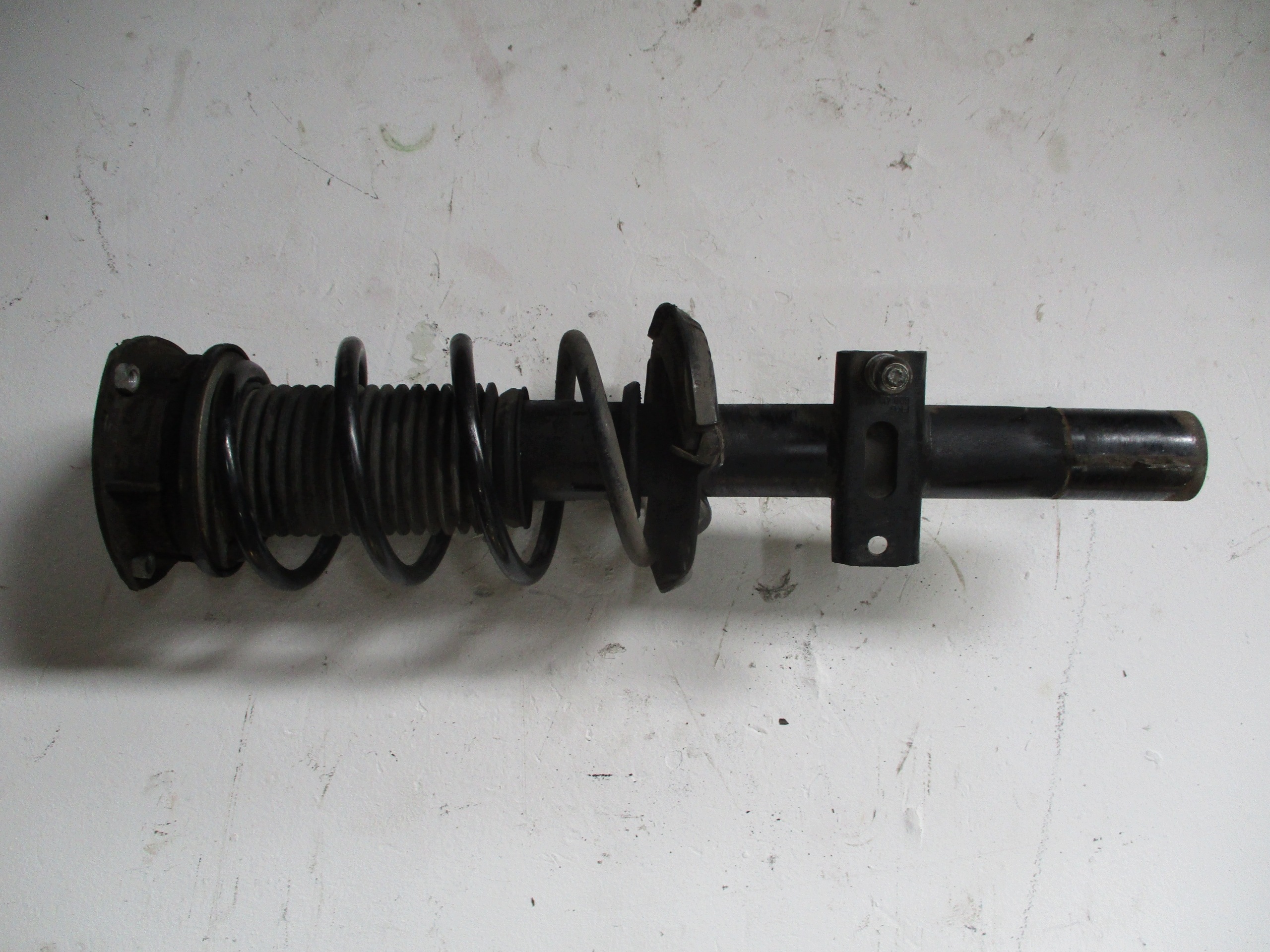 shock absorber front front left SKODA KAMIQ 1,2I 2Q0413031DS