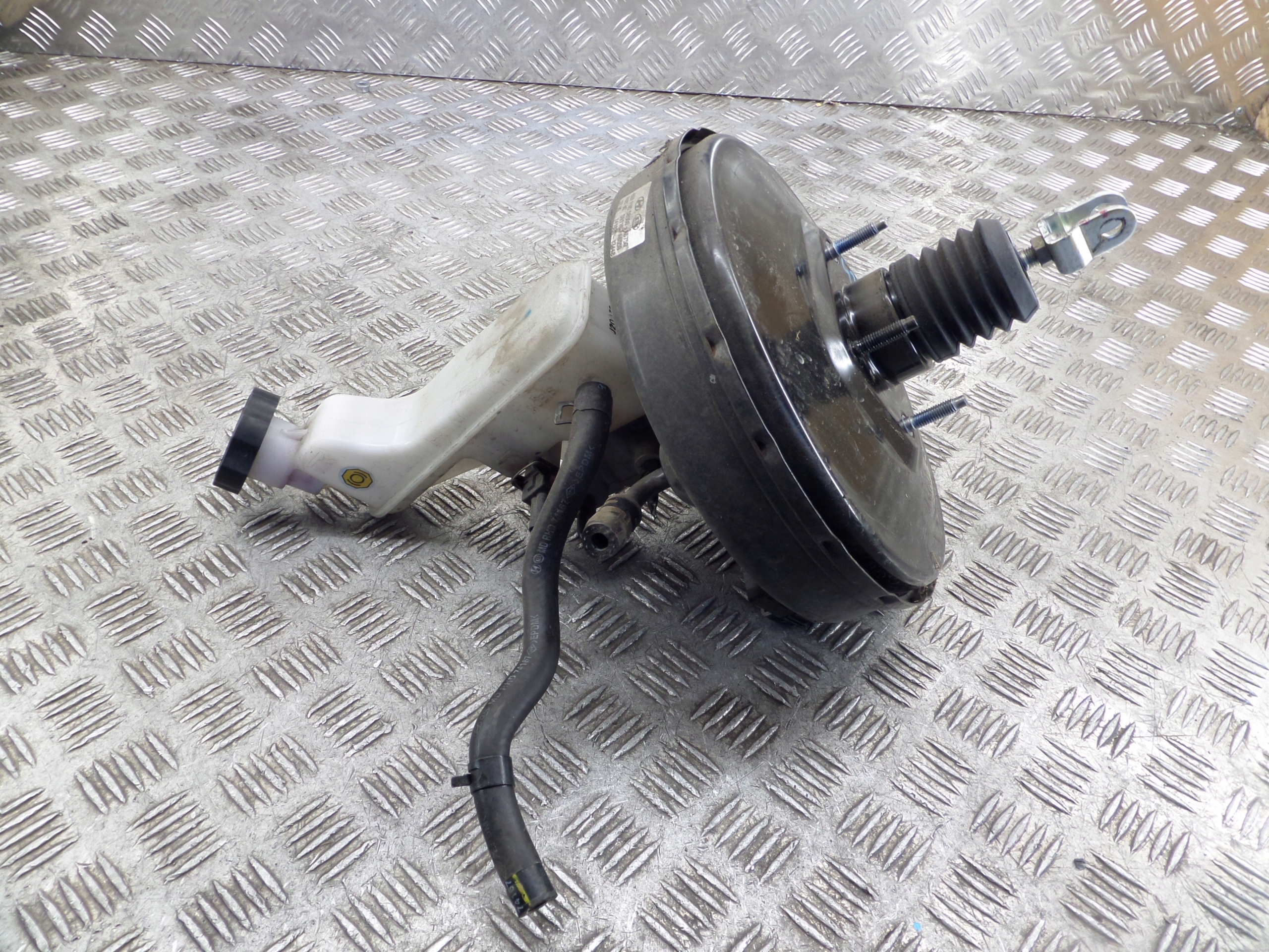 HYUNDAI I30 Servo bremsen OE 58500-A6750