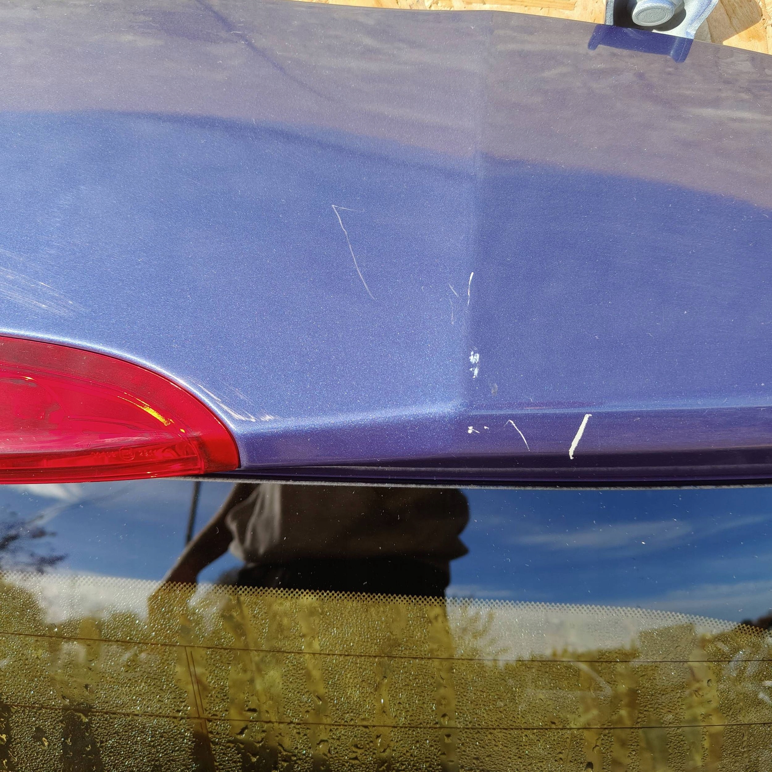 trunk door boot rear part Peugeot 208 and