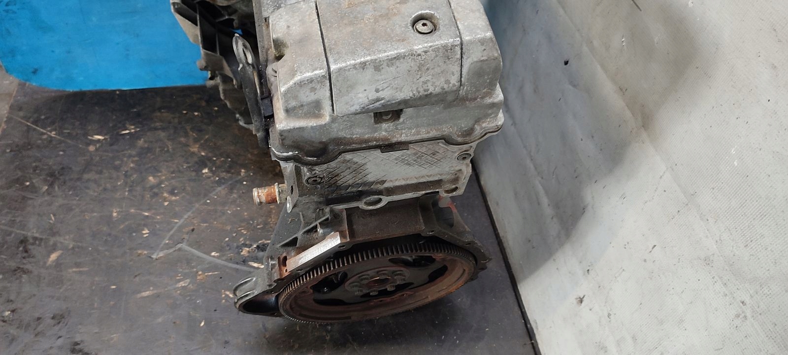 engine 111960 ercedes W124 2,2
