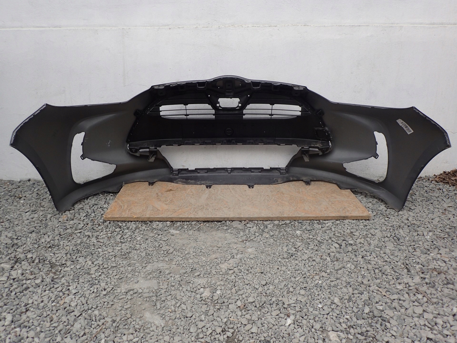 bumper front front TOYOTA YARIS 4 IV P21