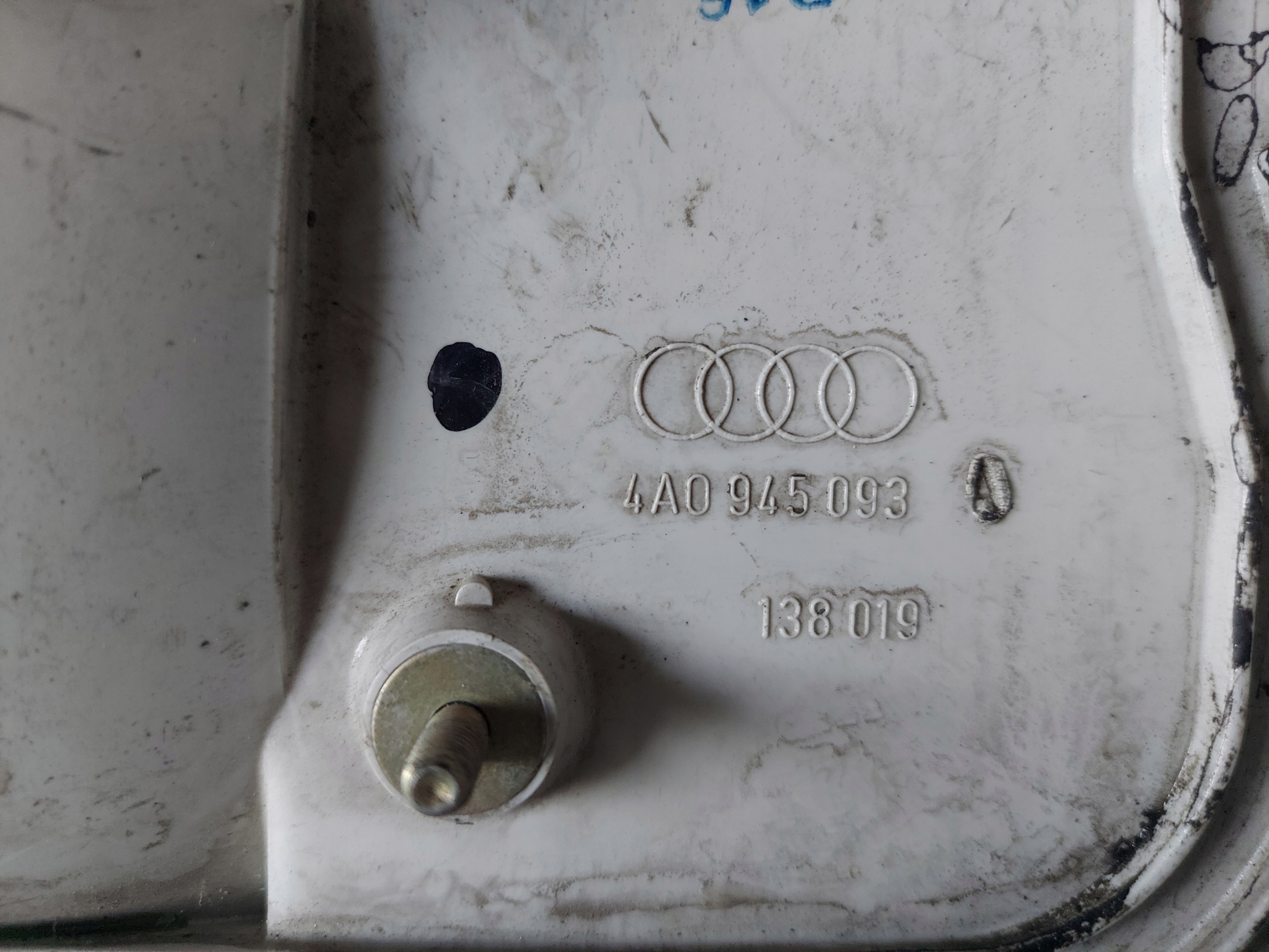 light AUDI 100 C4 4A0945093 left rear part trunk door