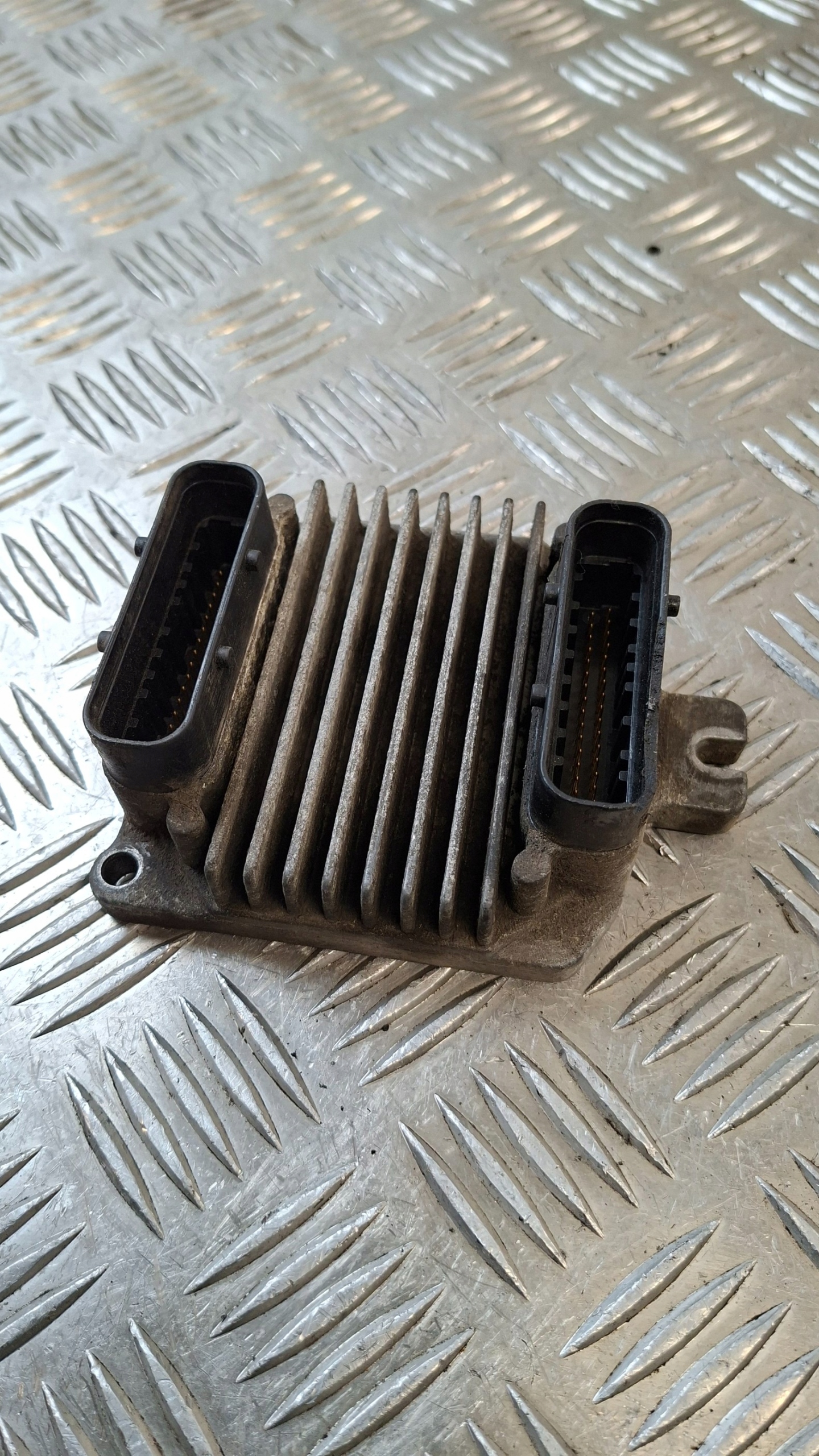 control unit of the engine OPEL ASTRA G 1.6