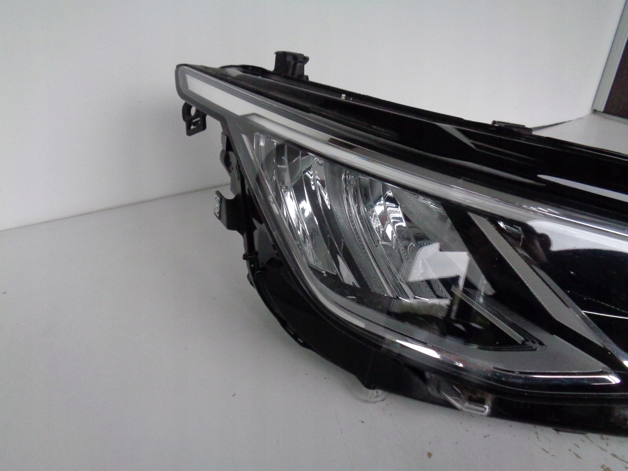 light right REFLEKTOR VW GOLF VIII 8 5H 5H0 20- LED