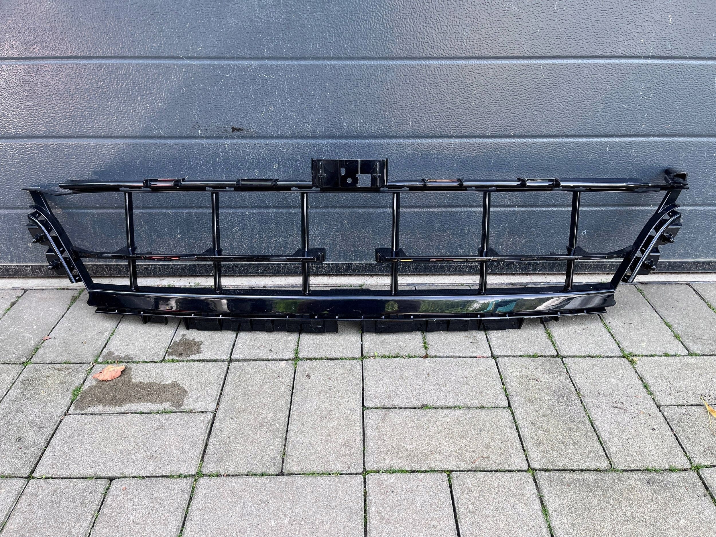 Porsche Panamera 971 grid central of a bumper front