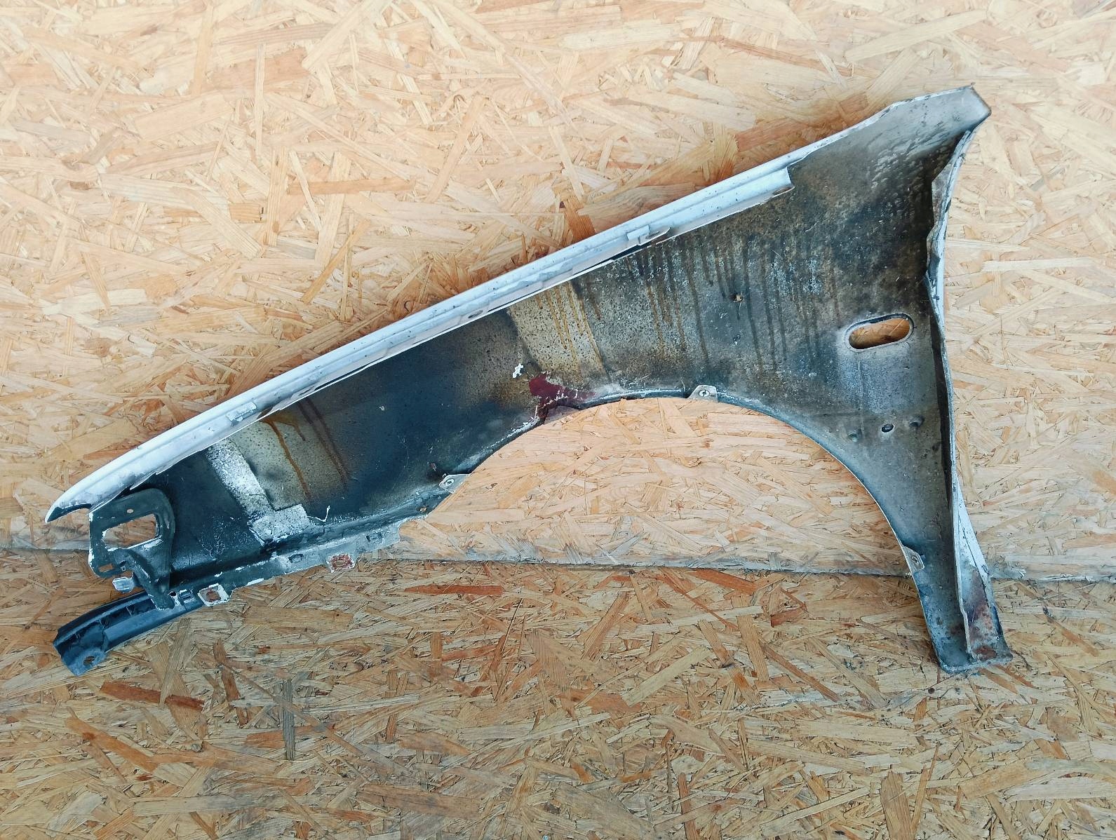 fender right front Volkswagen Passat B4 95r