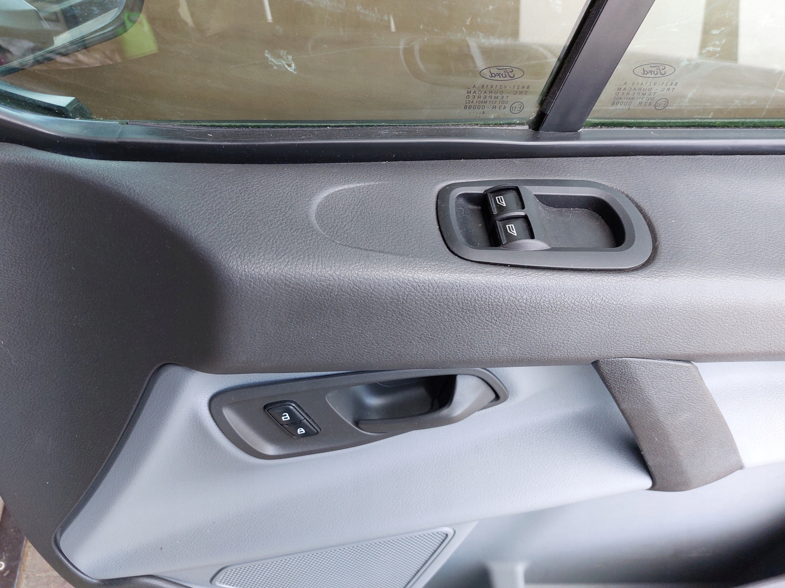 dveře pravé předek FORD TRANSIT CUSTOM 14r BIALE