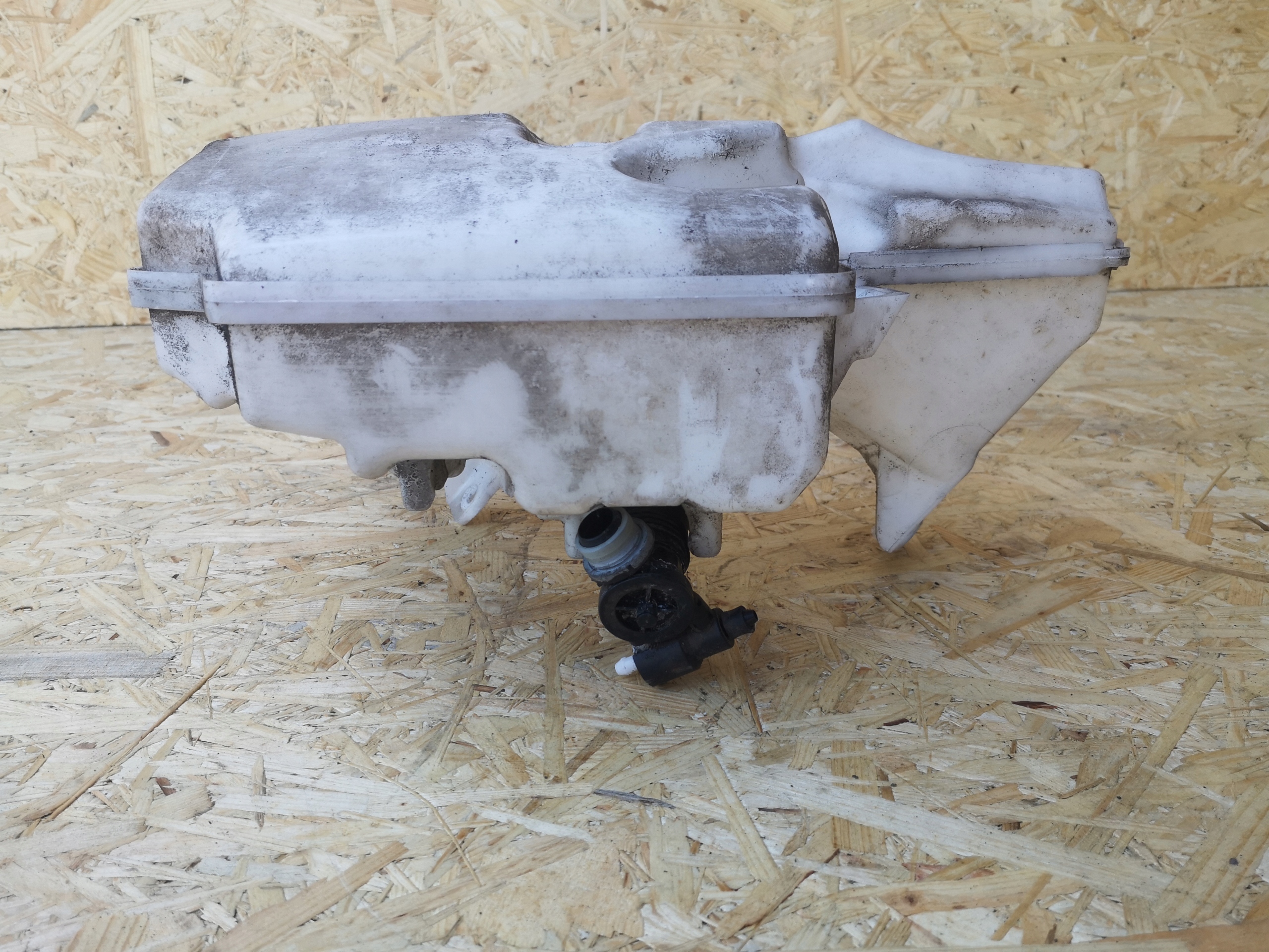 Range Rover Evoque L538 бачок омывателя насос