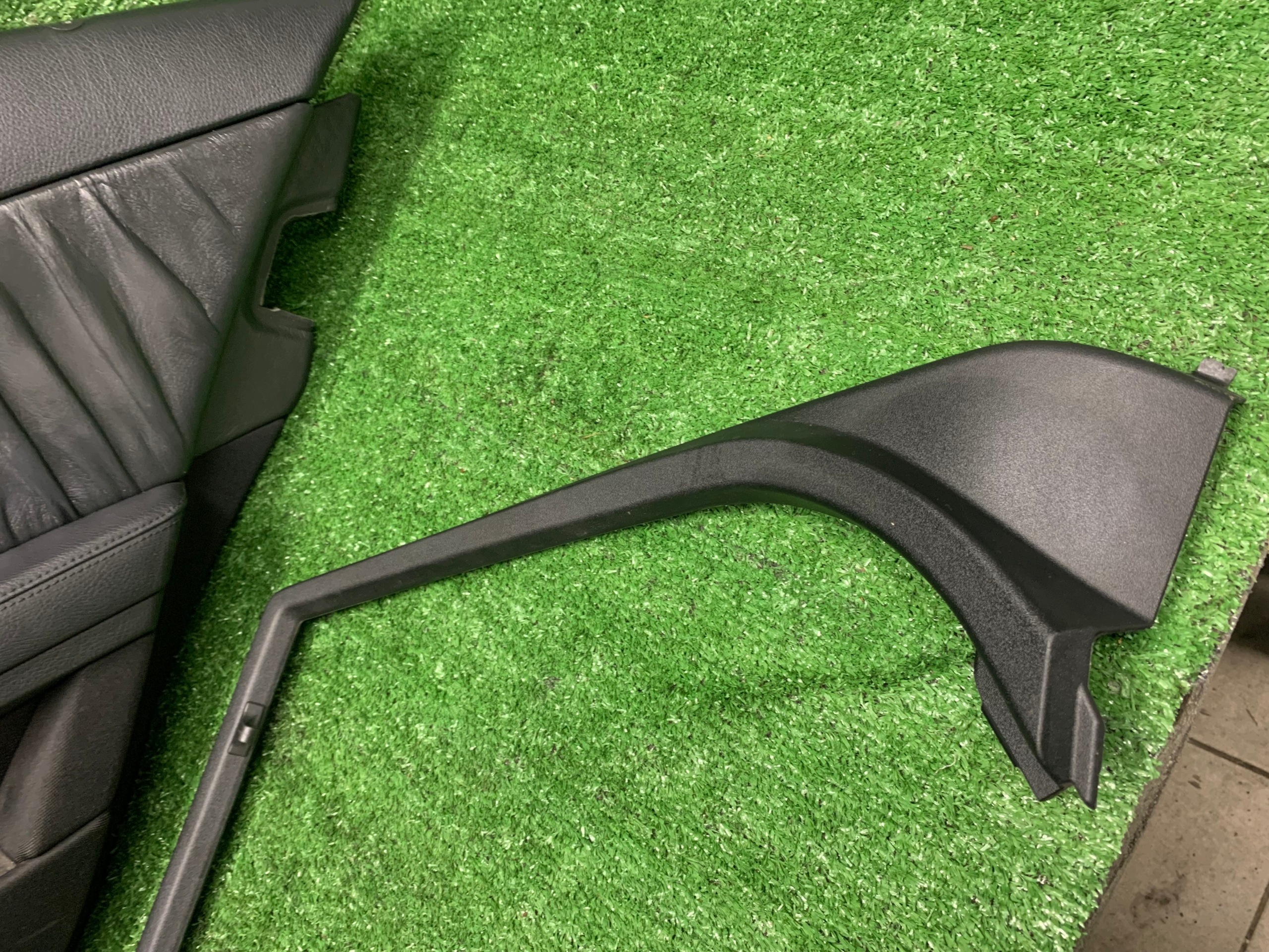 side upholstery door rear part right blinds MERCEDES E W211