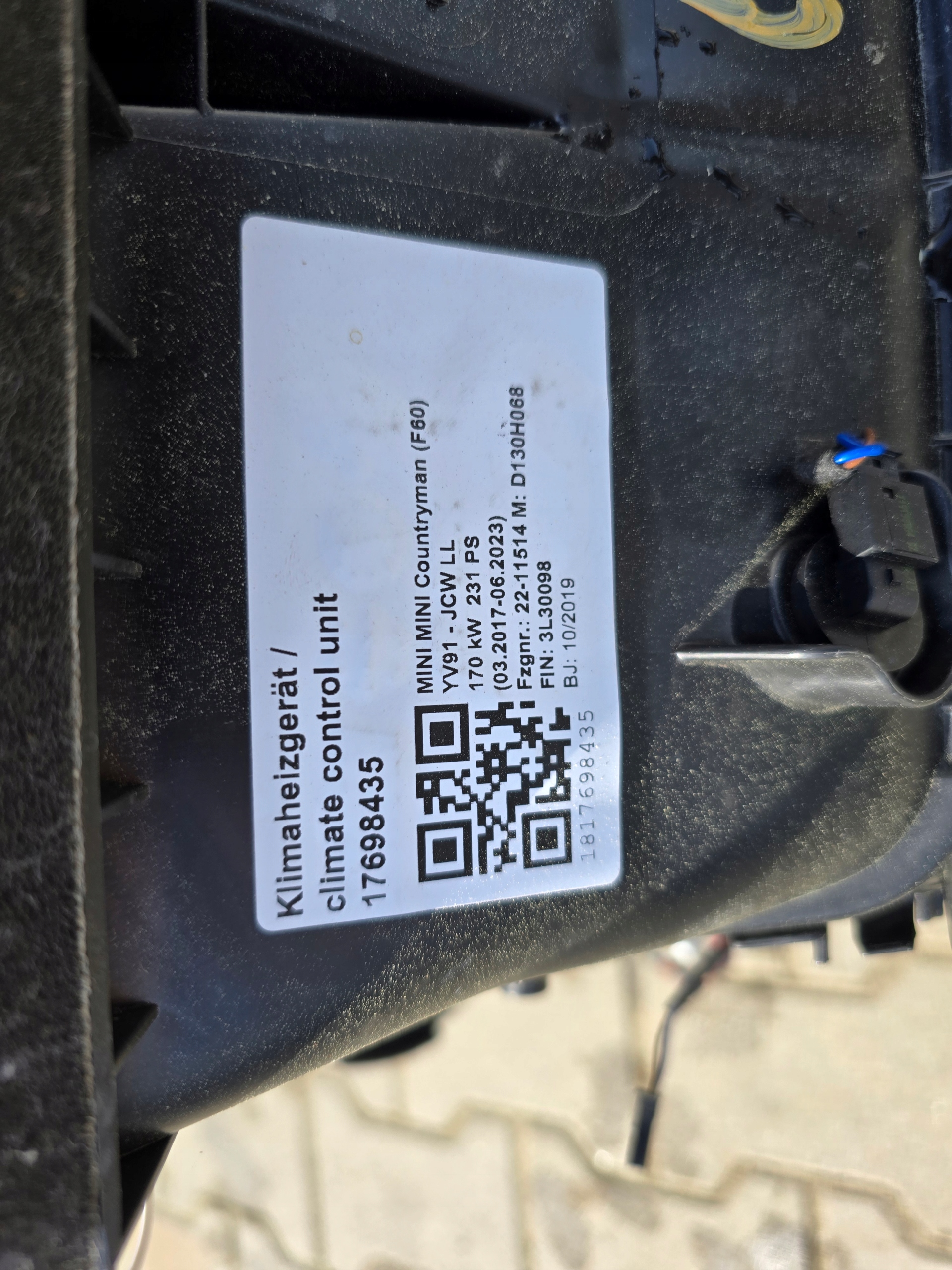 радиатор отопителя MINI F60 9871295